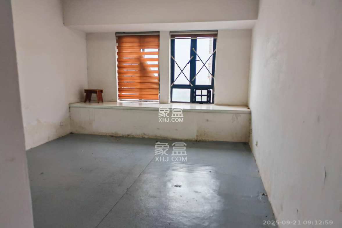 山水誉峰 4室2厅2卫 3500.0元/月 山水誉峰 4室2厅2卫 3500.0元/月室内图