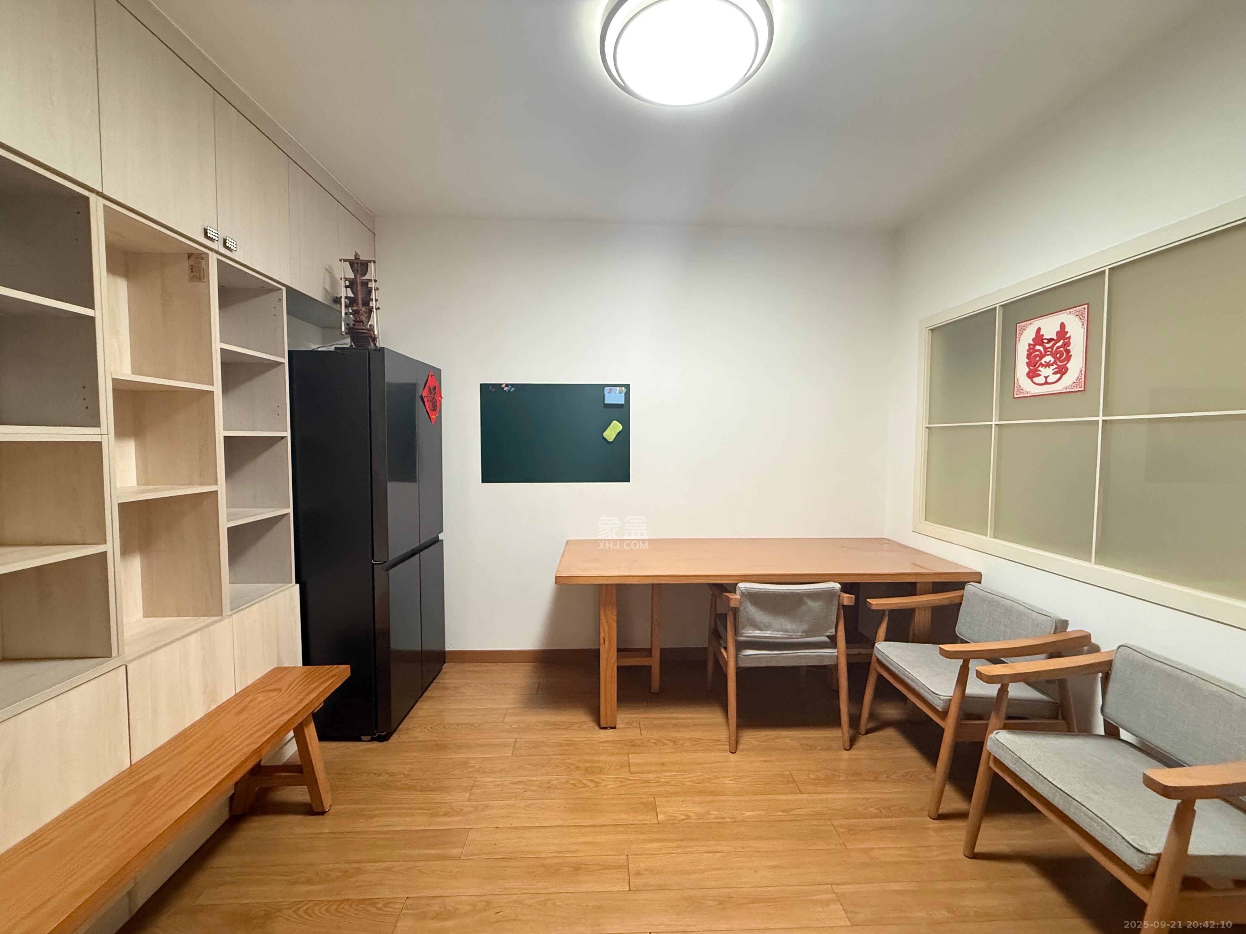 三重星都心  2室1厅1卫   2400.00元/月室内图