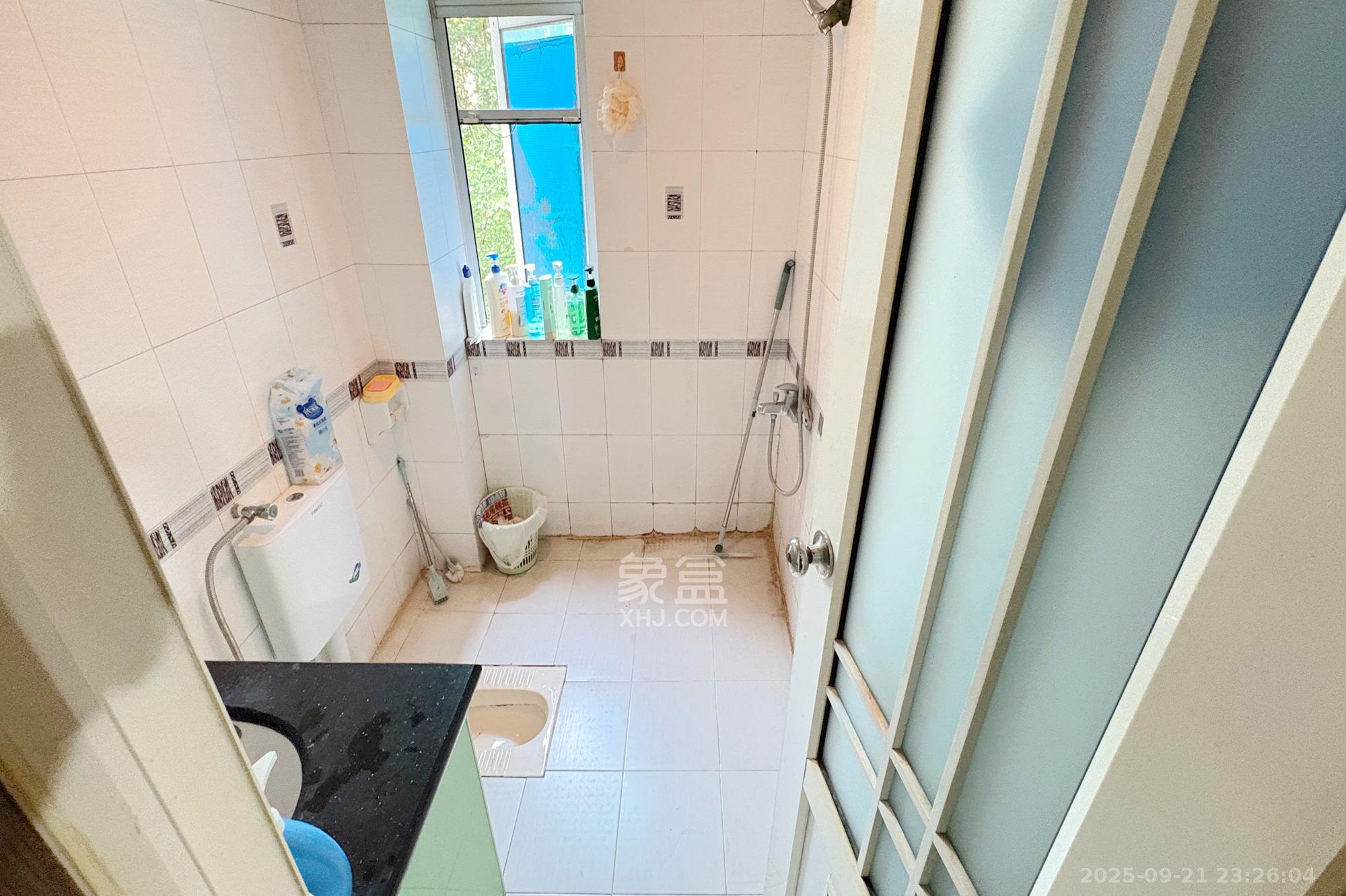 颐美园 3室2厅2卫 94.8万 颐美园 3室2厅2卫 94.8万卫生间