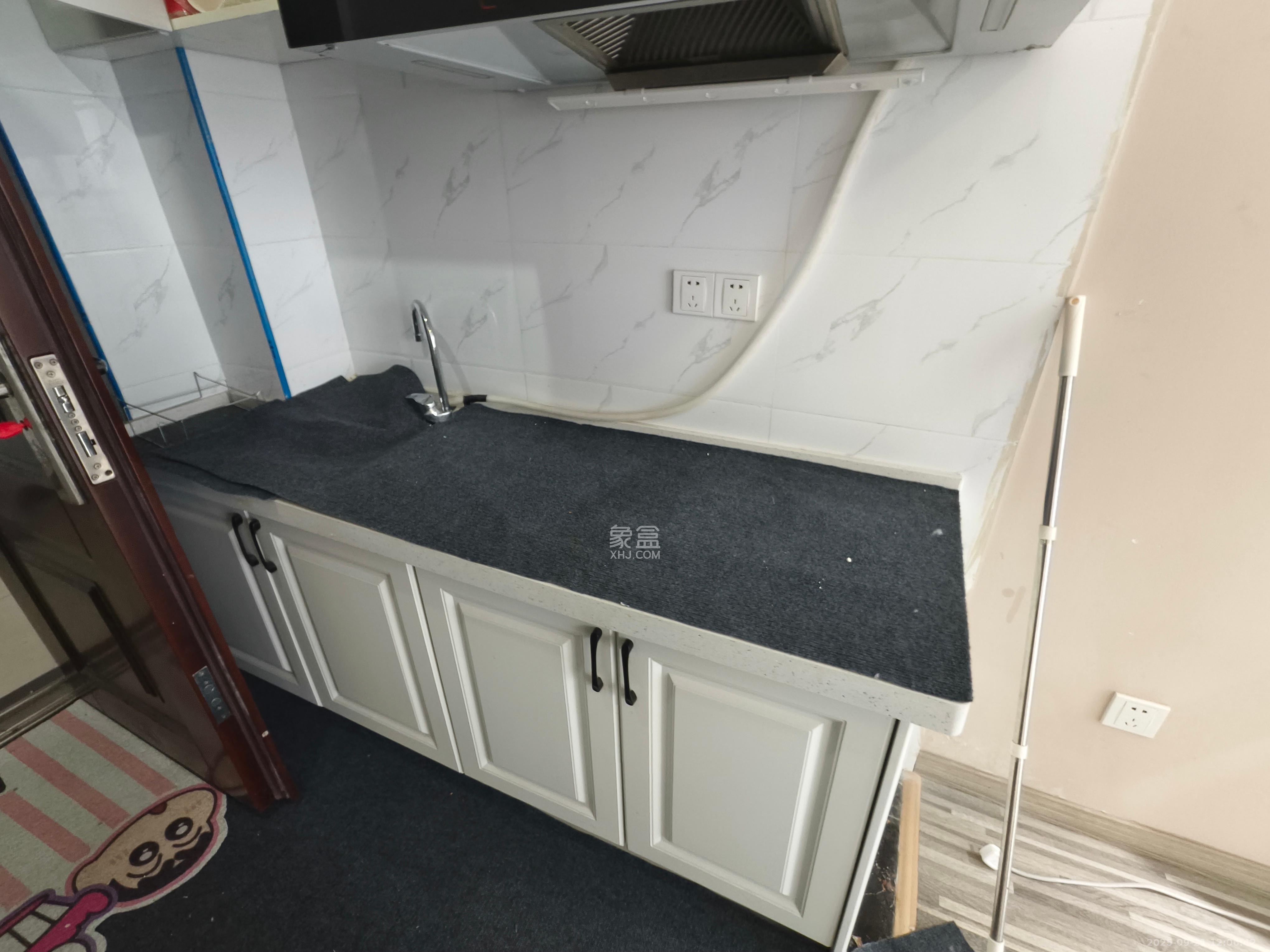 梅溪峰汇（房聚梅溪壹中心）  1室1厅1卫    1800.0元/月室内图