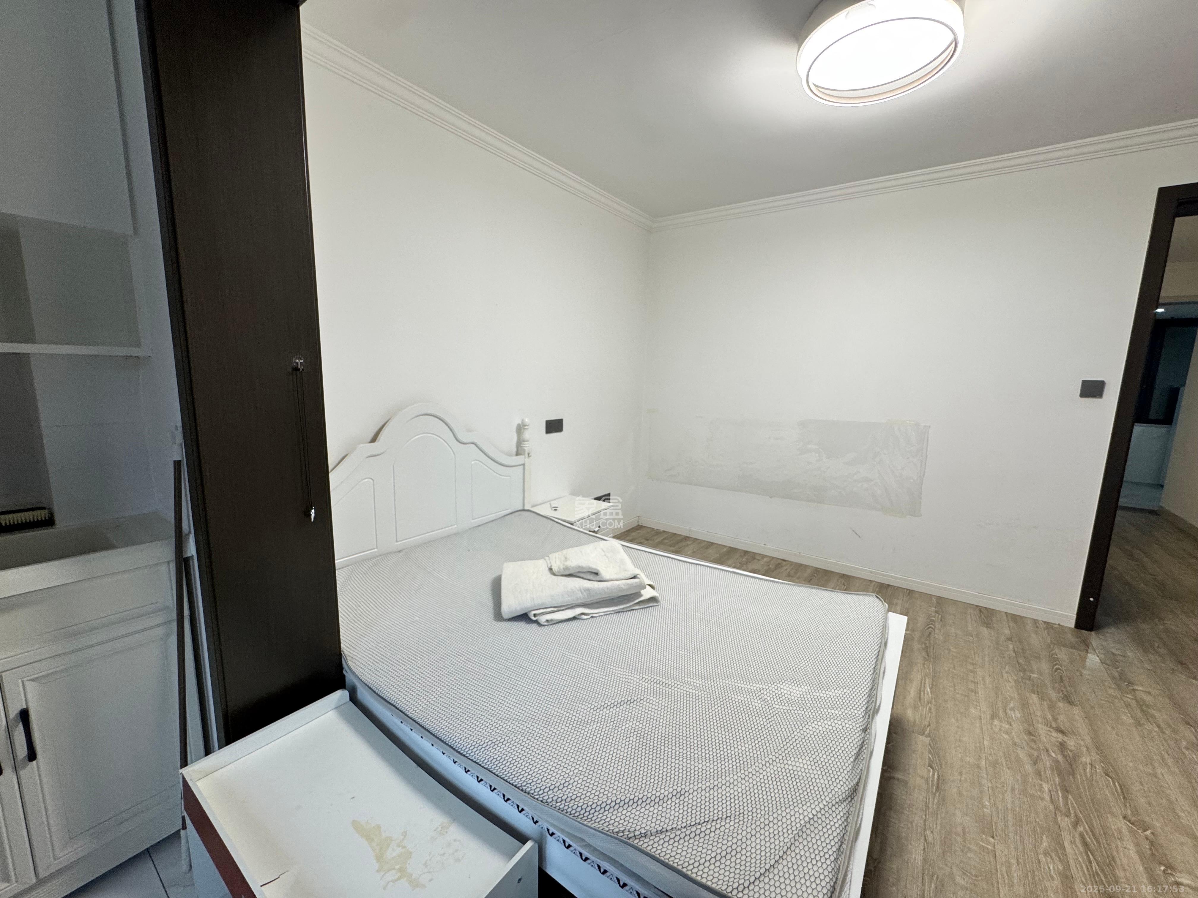 园中园 3室2厅1卫 3000.0元/月 园中园 3室2厅1卫 3000.0元/月室内图