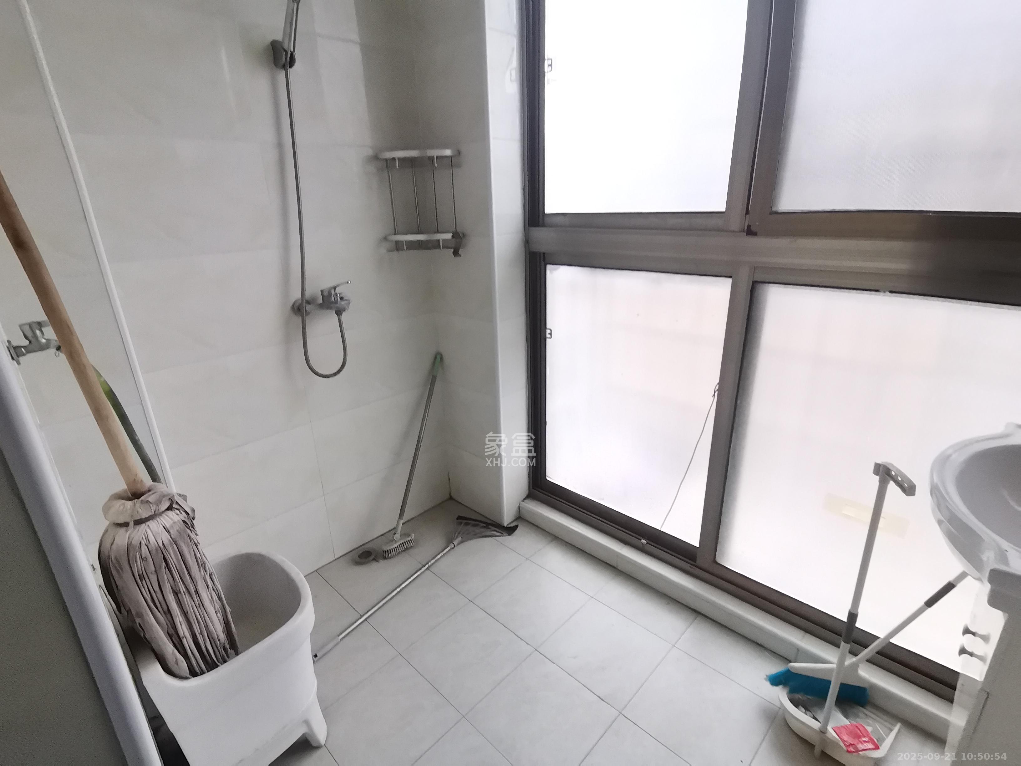 黄鹤小区5片  1室1厅1卫    1300.0元/月室内图