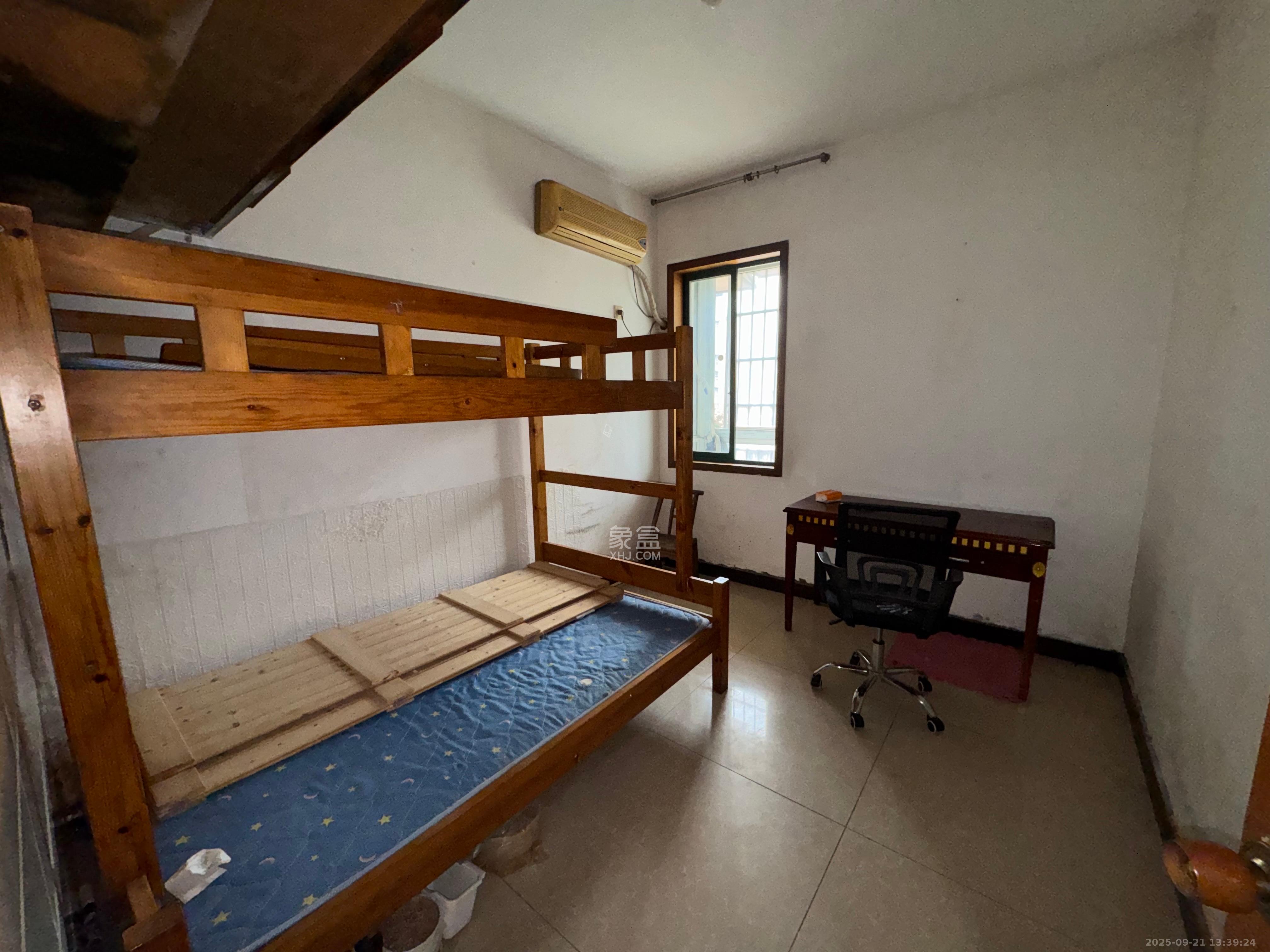 金帆江滨玫瑰园 2室1厅1卫 1300.0元/月 金帆江滨玫瑰园 2室1厅1卫 1300.0元/月室内图