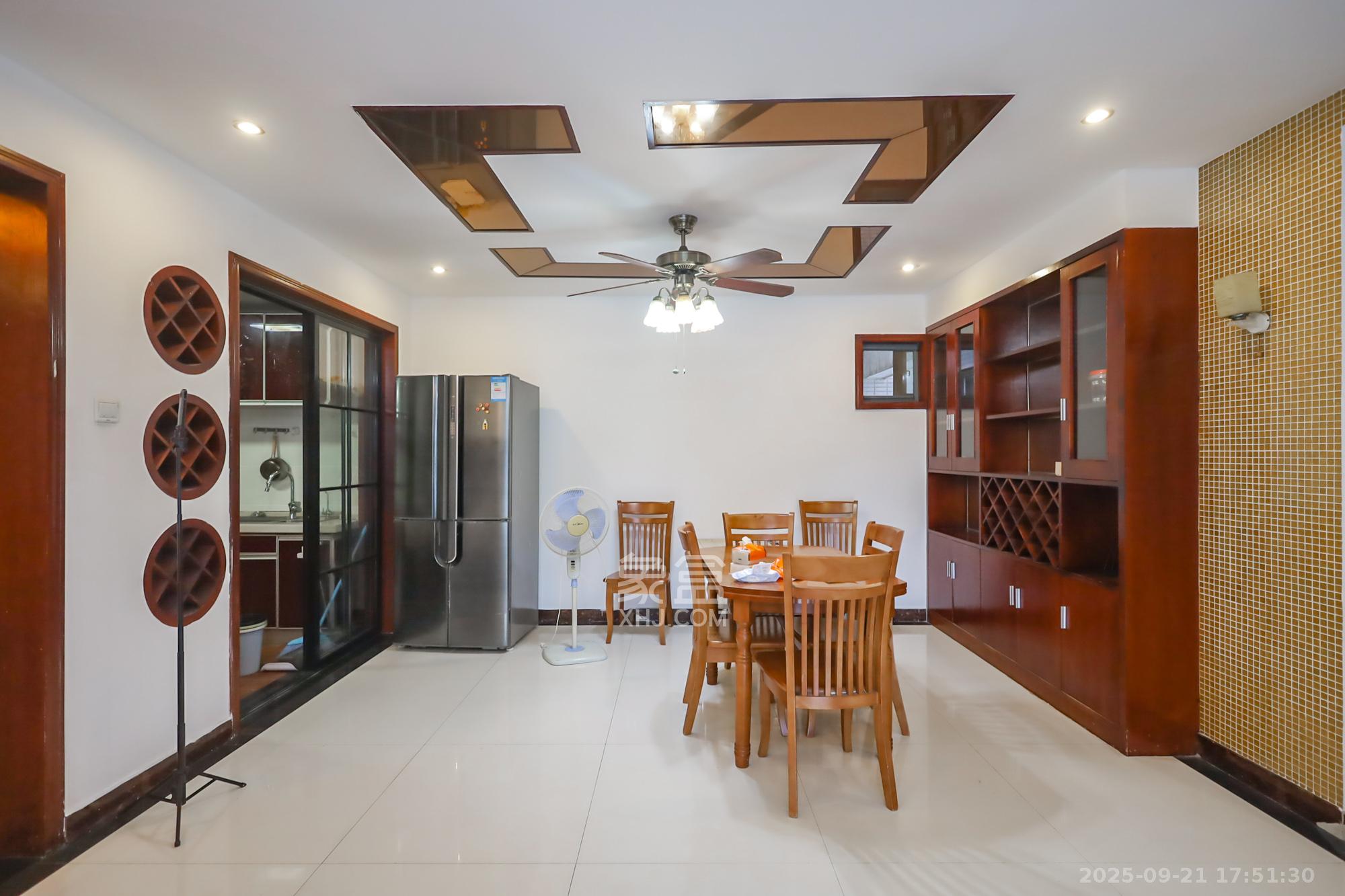 景秀江山  3室2厅2卫    149.5万 景秀江山  3室2厅2卫    149.5万其他