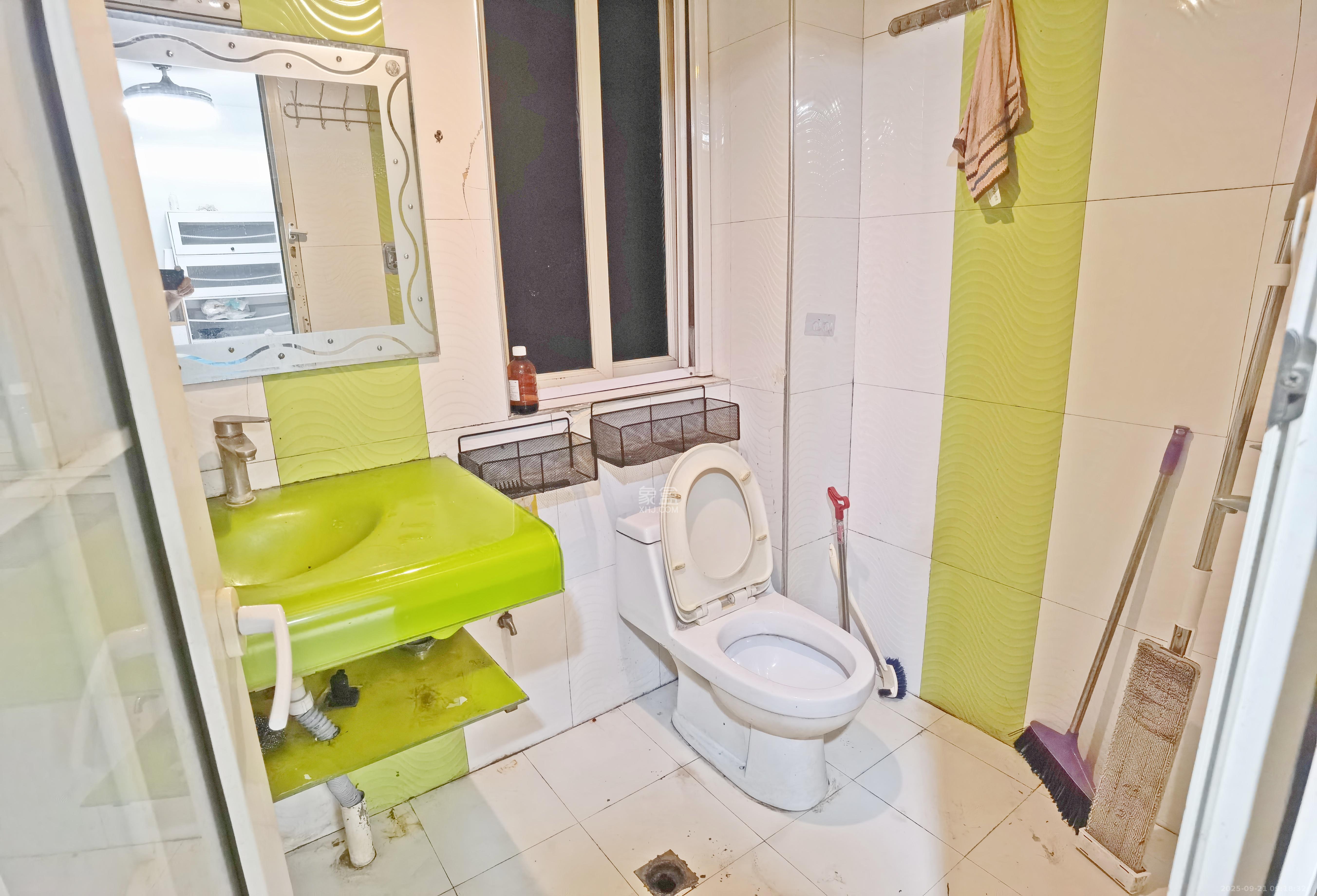 枫林美景 3室2厅1卫 2200.0元/月 枫林美景 3室2厅1卫 2200.0元/月室内图