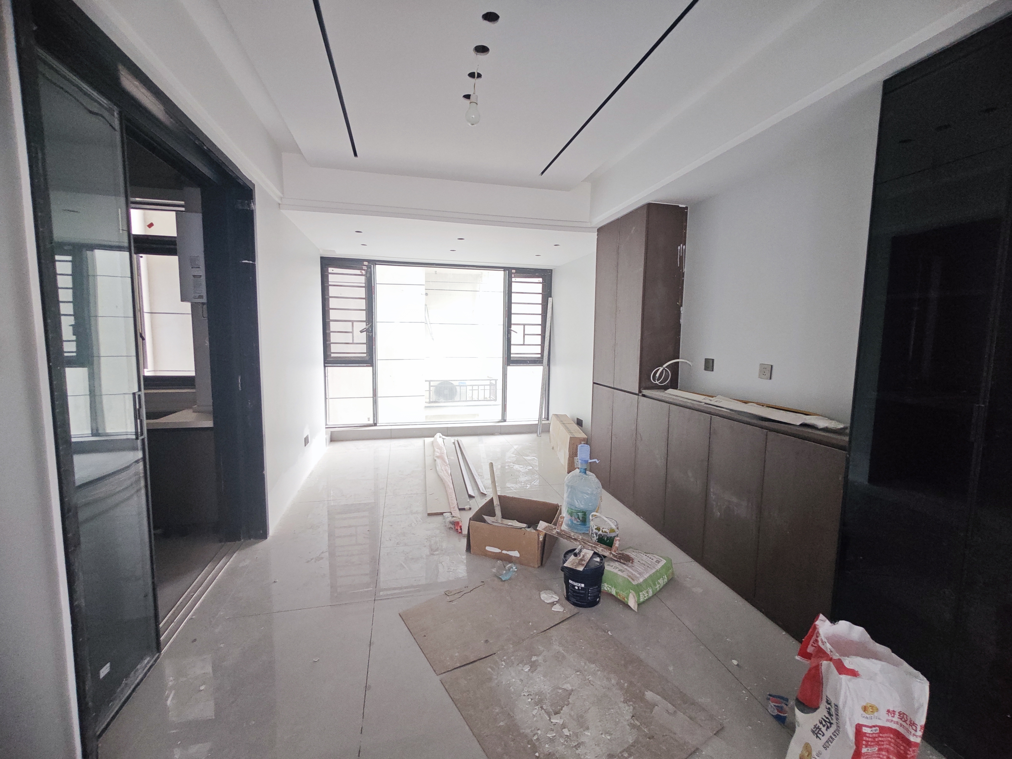 中甸.龙雲台 4室2厅2卫 92.8万 中甸.龙雲台 4室2厅2卫 92.8万客厅