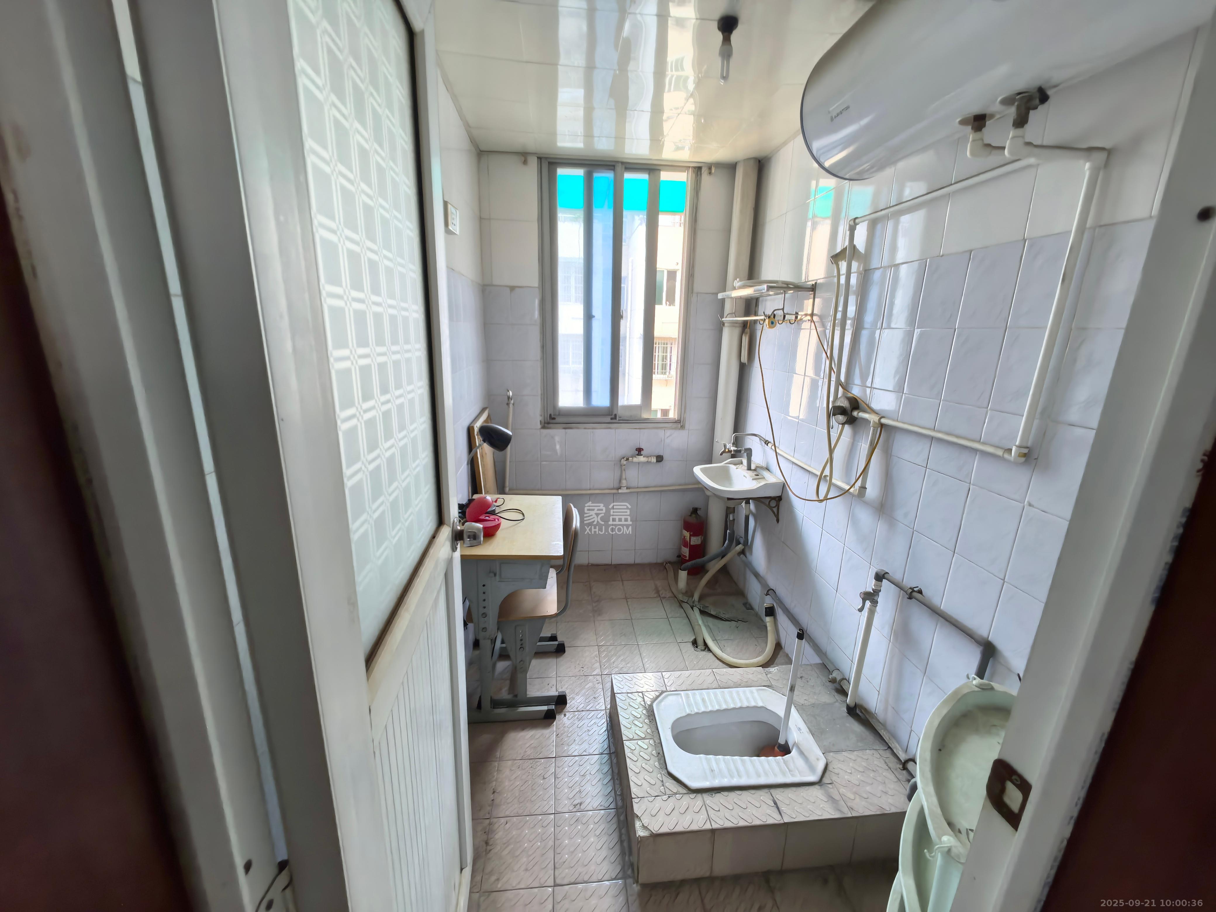 咸嘉花园 3室2厅2卫 1500.0元/月 咸嘉花园 3室2厅2卫 1500.0元/月室内图