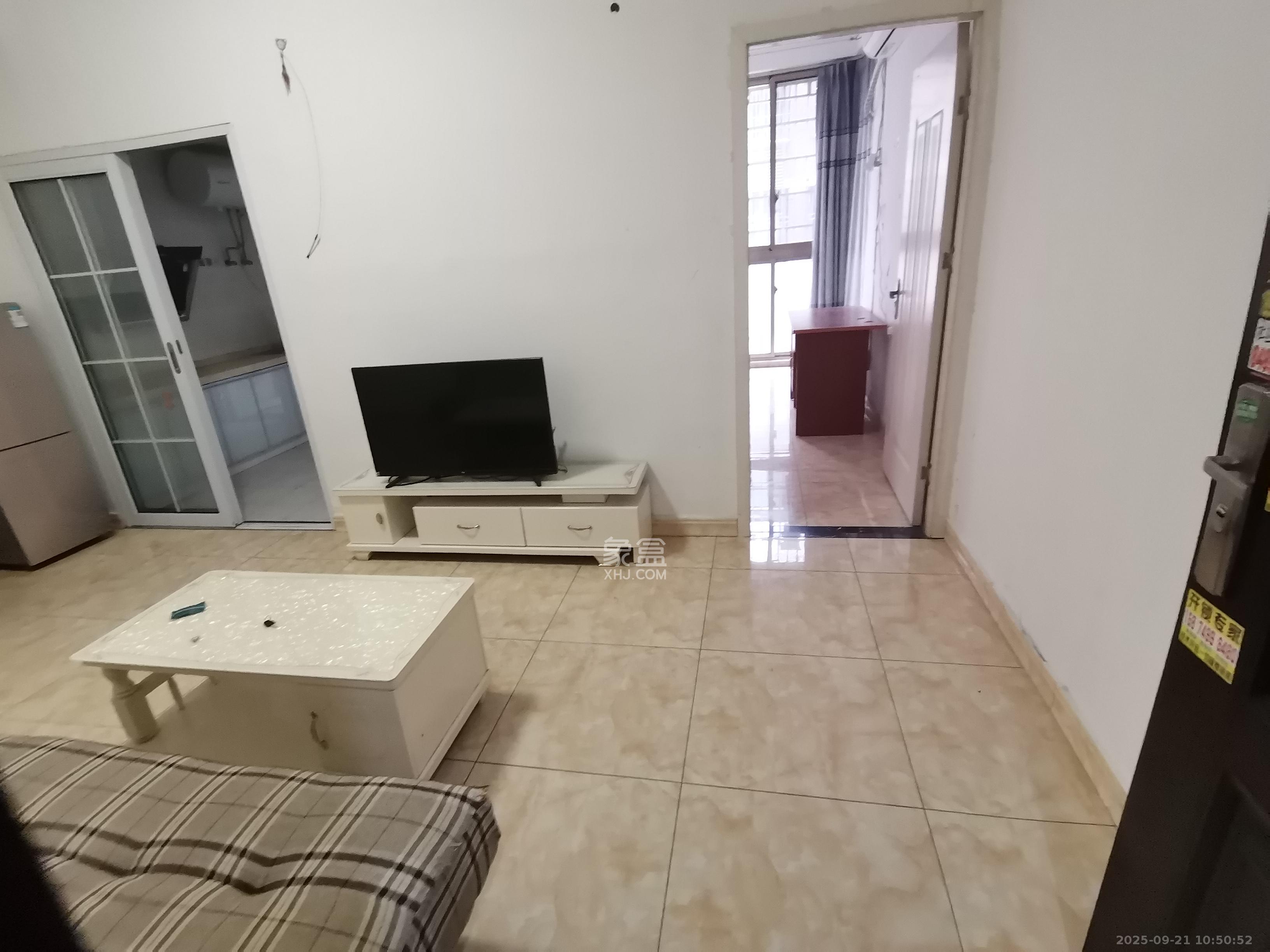 黄鹤小区5片  1室1厅1卫    1300.0元/月室内图