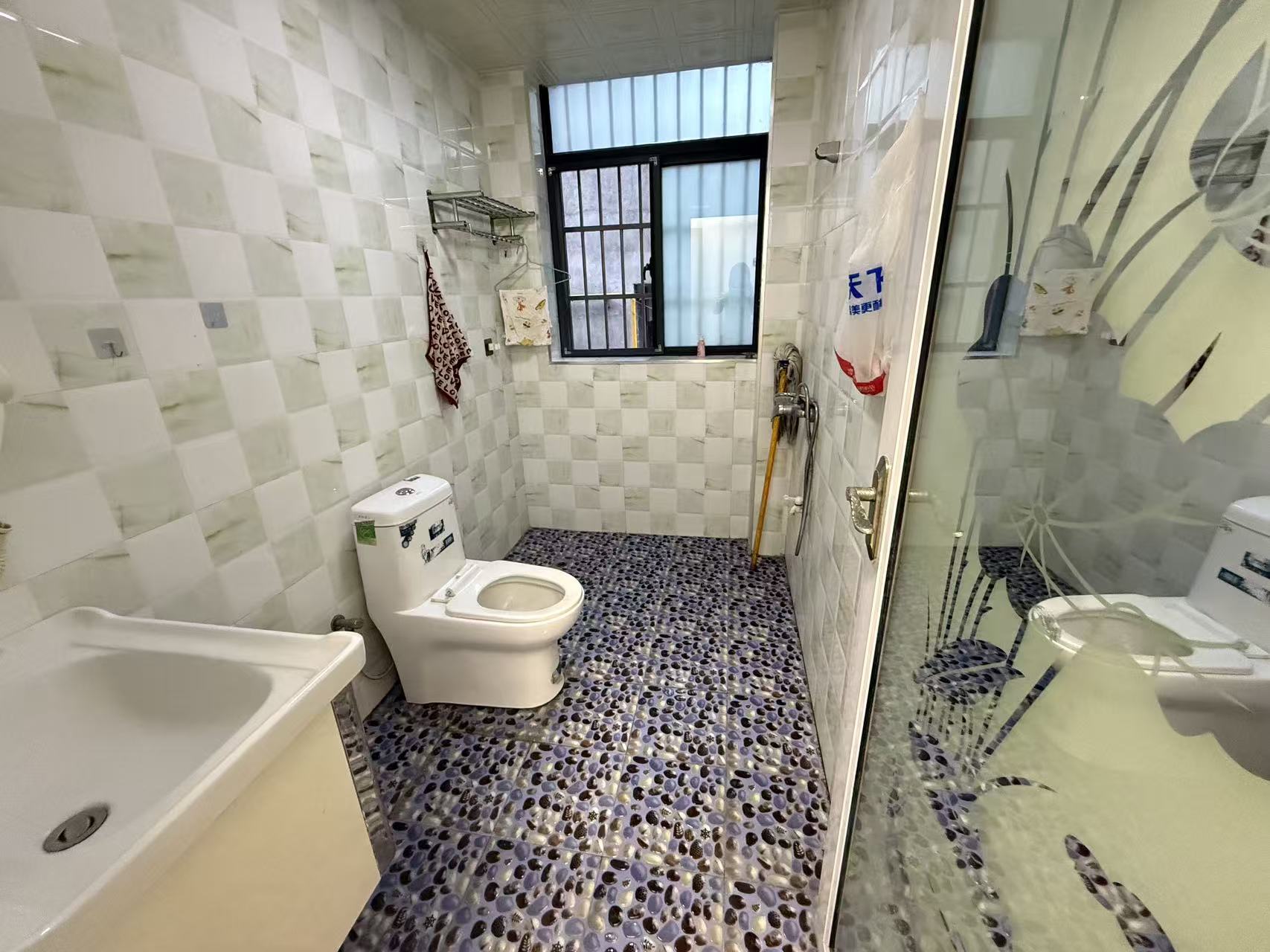 欣天蓝郡 3室2厅2卫 1500.0元/月 欣天蓝郡 3室2厅2卫 1500.0元/月室内图