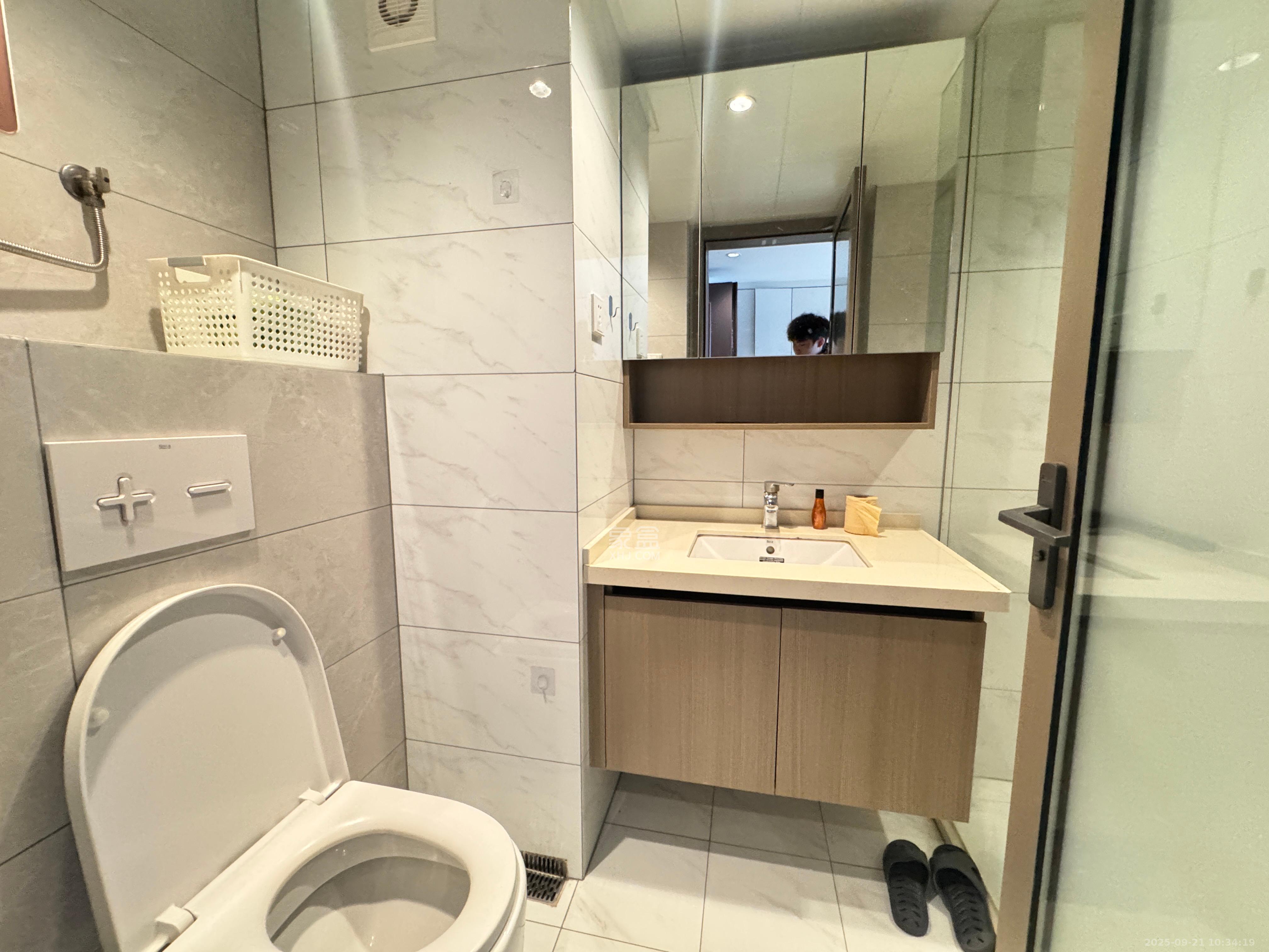 藏珑湖上公馆  1室1厅2卫    2500.0元/月室内图