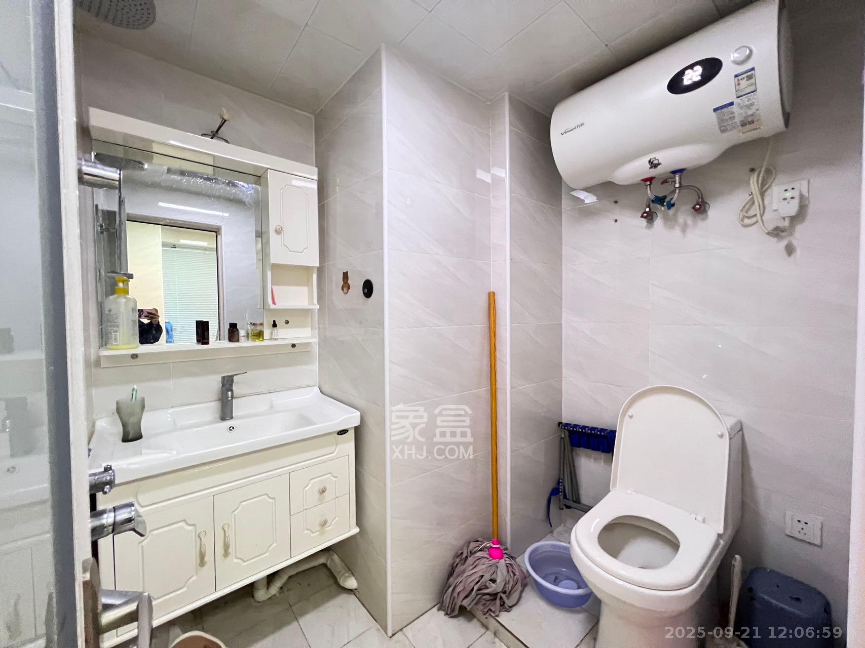 裕天国际商汇中心 2室1厅1卫 1800.0元/月 裕天国际商汇中心 2室1厅1卫 1800.0元/月室内图