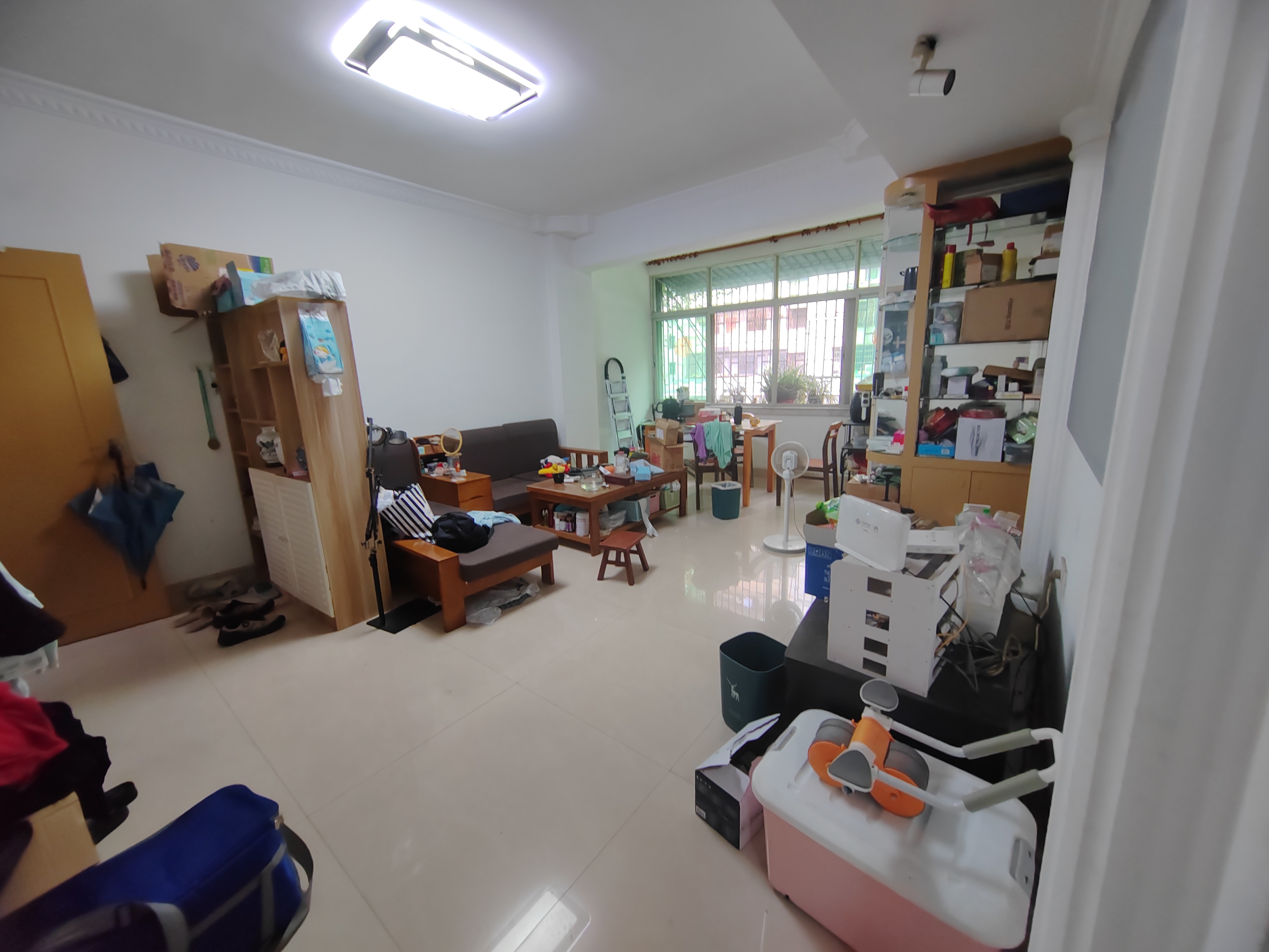 省公路管理局宿舍(大同路22号) 3室2厅1卫 108.0万 省公路管理局宿舍(大同路22号) 3室2厅1卫 108.0万客厅