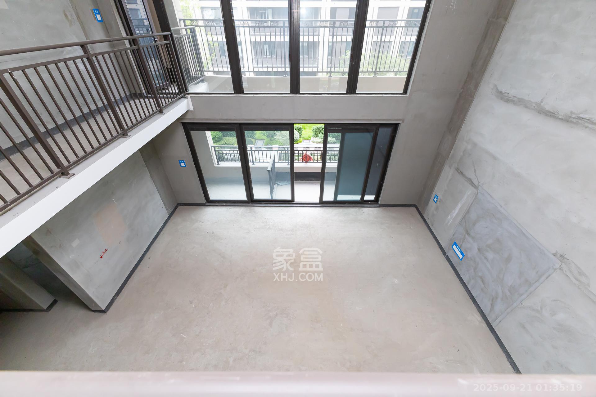 时代建发和著 4室2厅2卫 310.0万 时代建发和著 4室2厅2卫 310.0万客厅