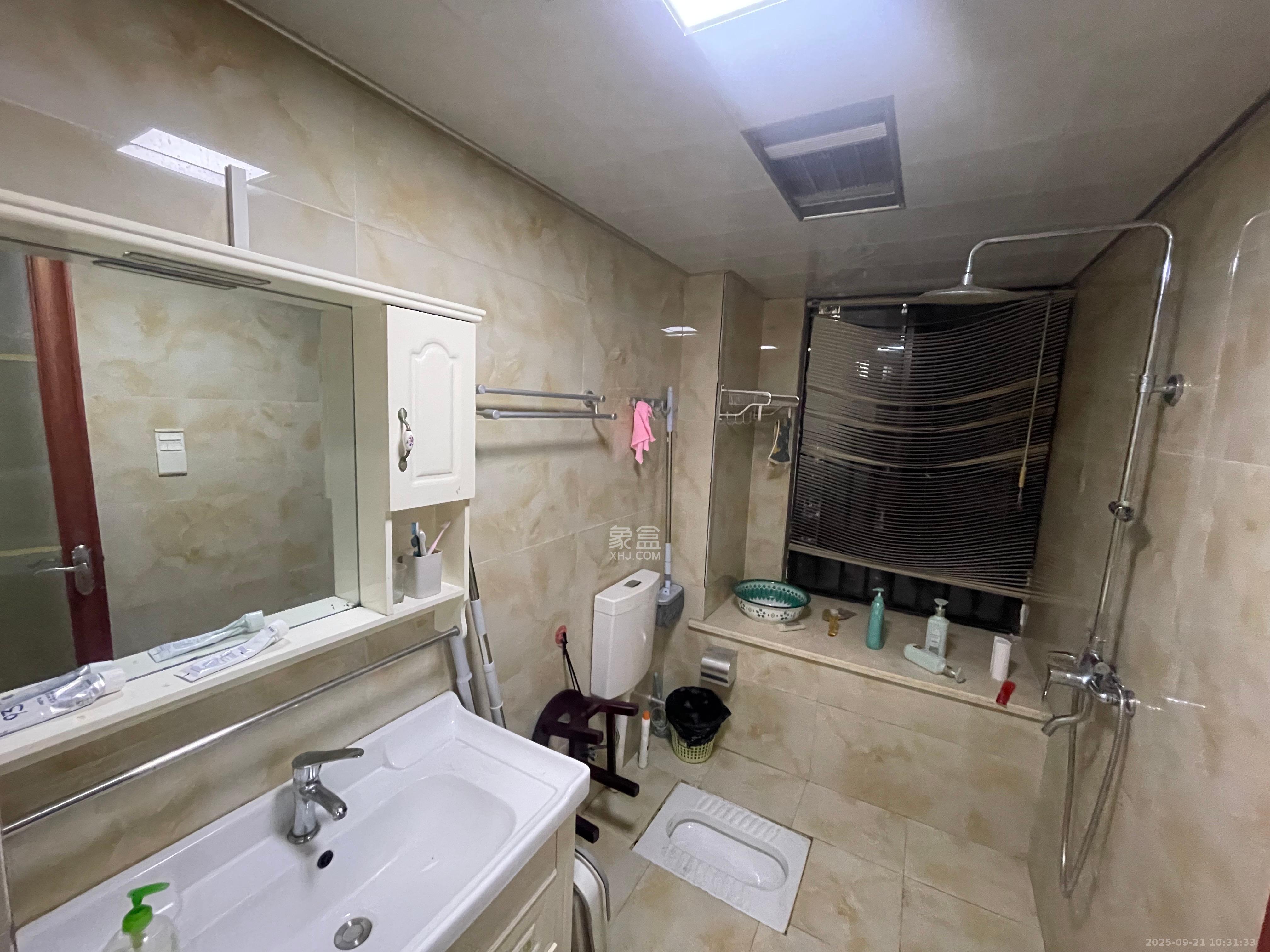 华润凤凰城三期  4室2厅2卫    3500.0元/月室内图