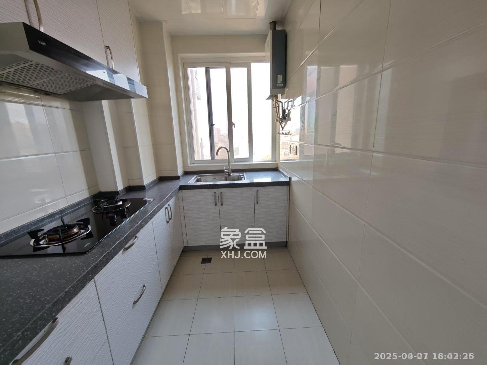 丰园城(鄱阳小区二期)  1室1厅1卫    1300.0元/月 丰园城(鄱阳小区二期)  1室1厅1卫    1300.0元/月