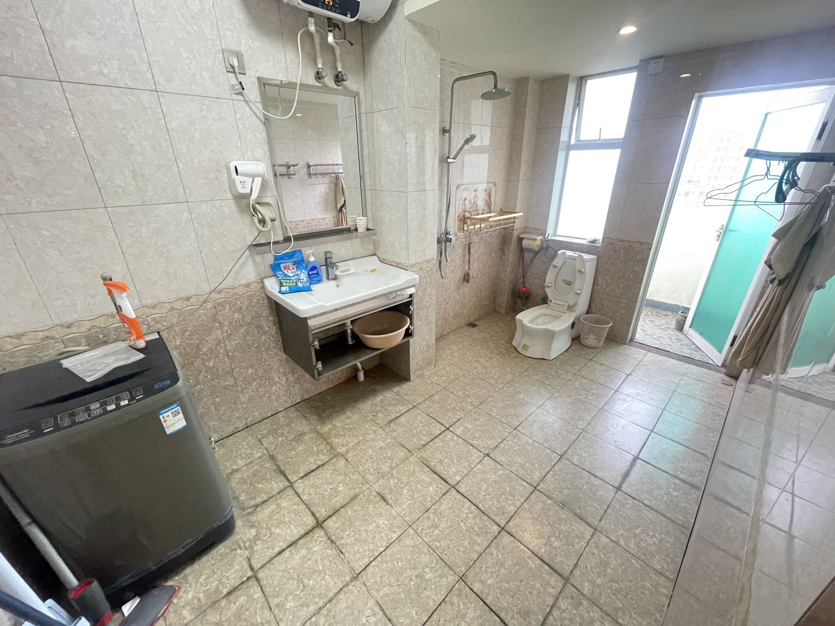 展兴高新花园  4室2厅1卫   3500.00元/月室内图