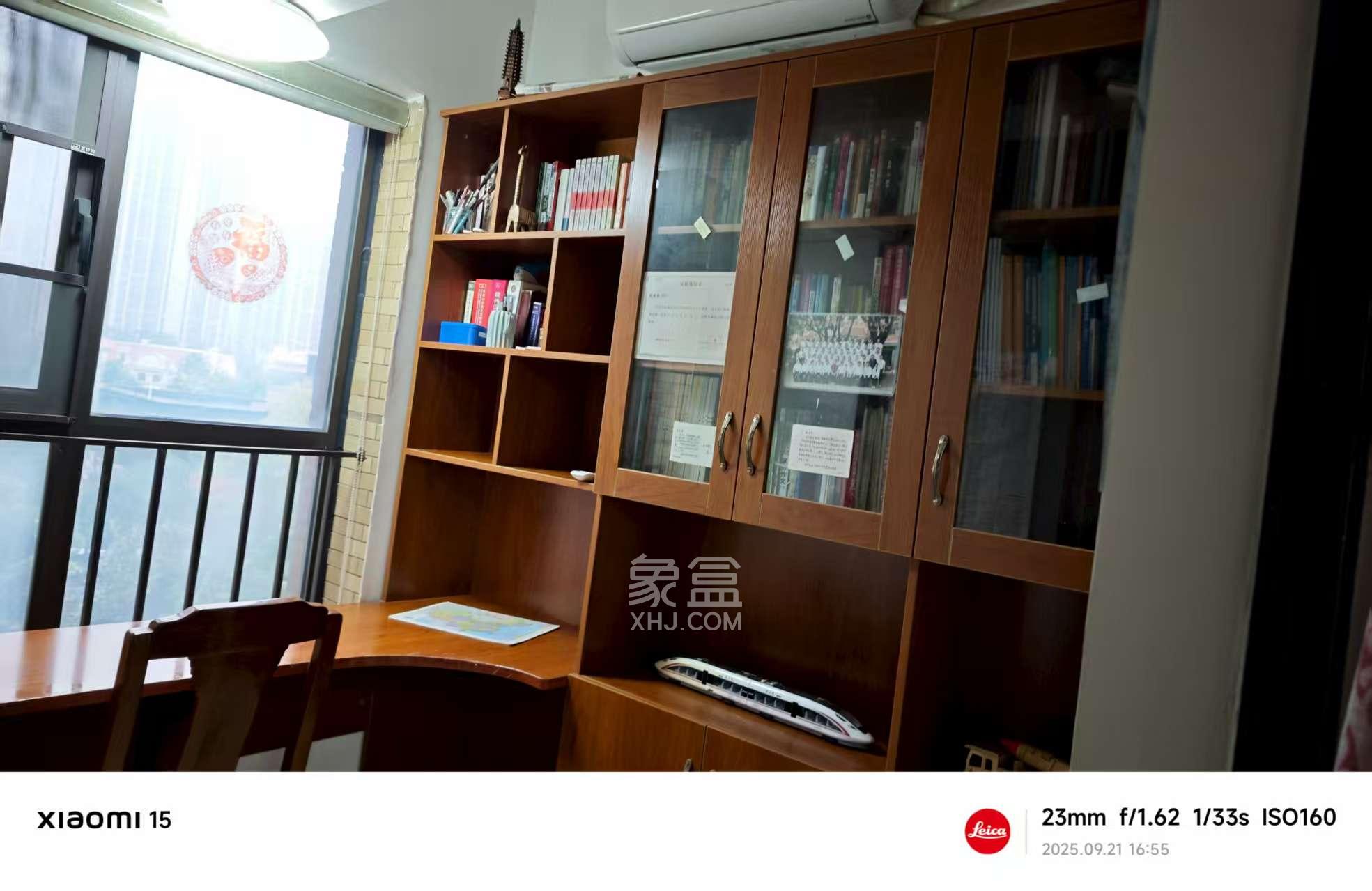 时代倾城一期  2室2厅1卫    2200.0元/月室内图