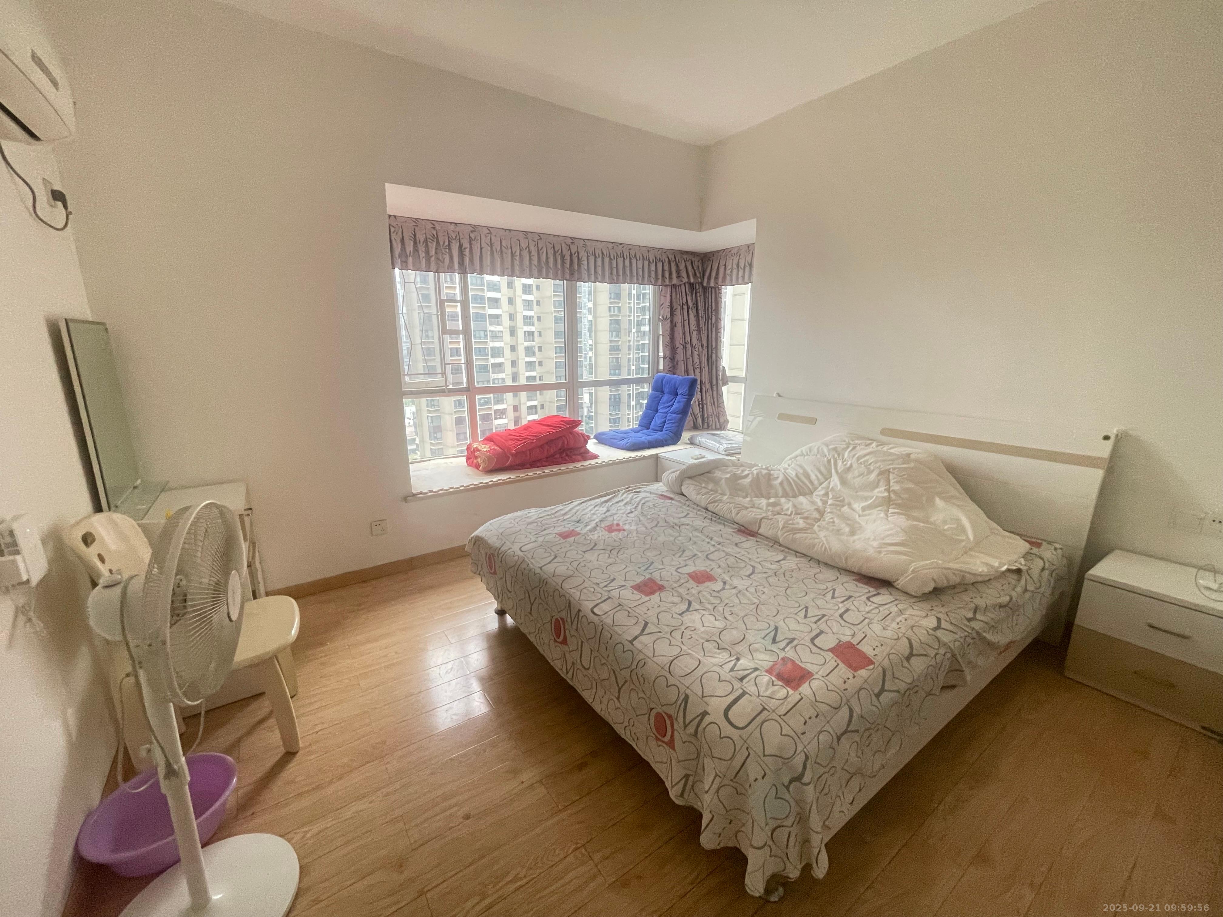 美的城二期 3室2厅2卫 1800.0元/月 美的城二期 3室2厅2卫 1800.0元/月室内图