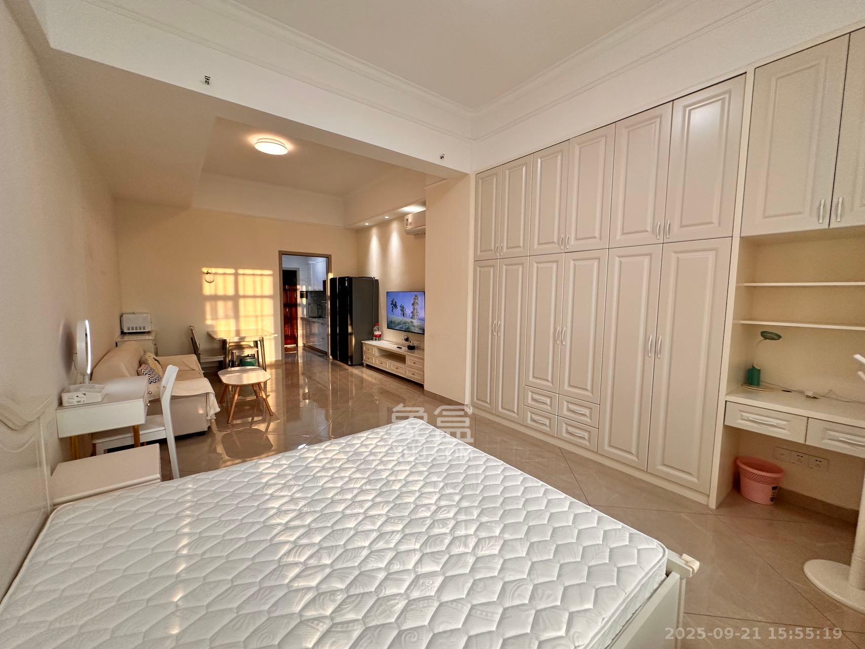 荣悦台 1室1厅1卫 1800.0元/月 荣悦台 1室1厅1卫 1800.0元/月室内图