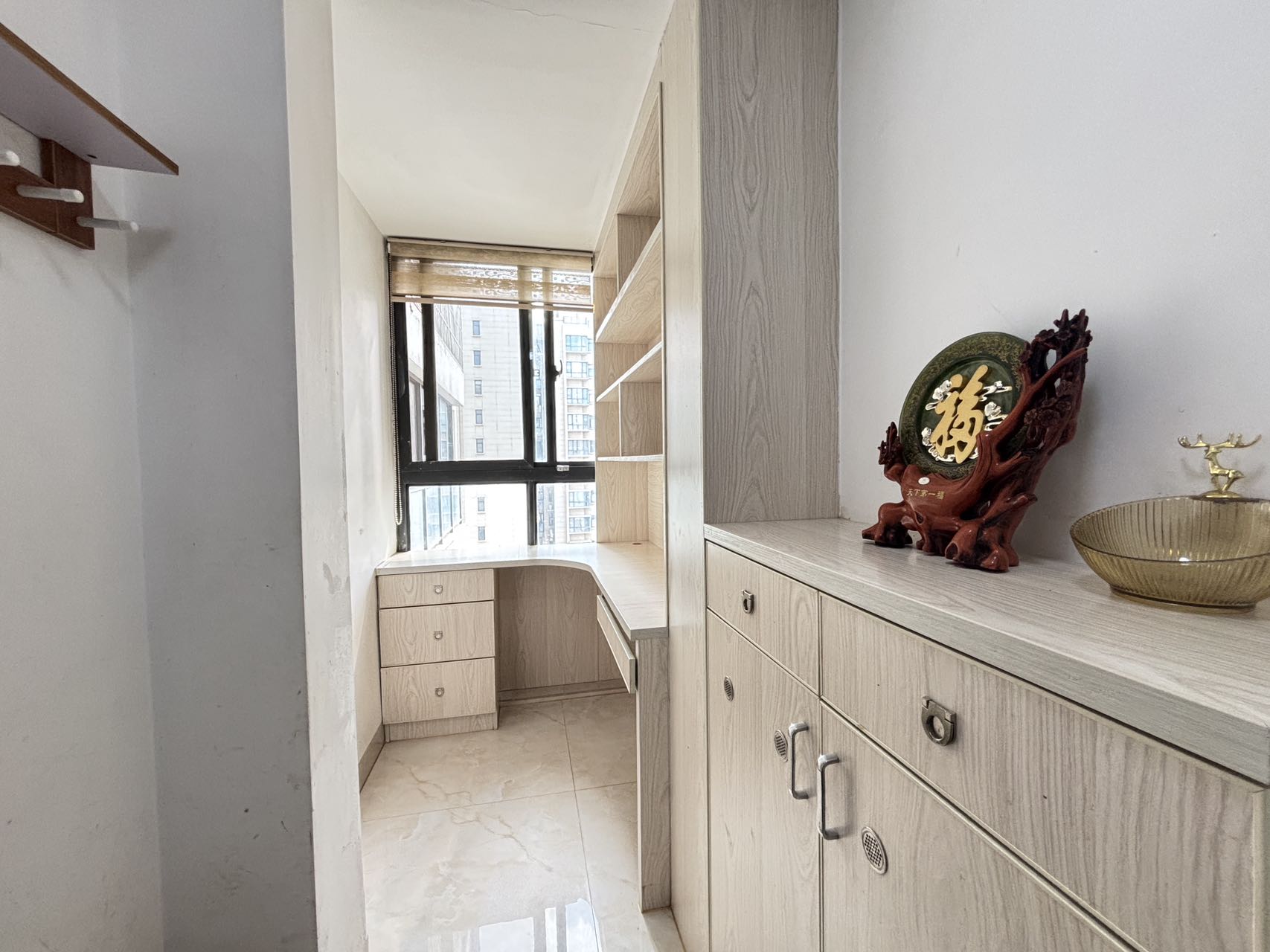 伊泰天骄一期  2室2厅1卫    2000.0元/月 伊泰天骄一期  2室2厅1卫    2000.0元/月室内图