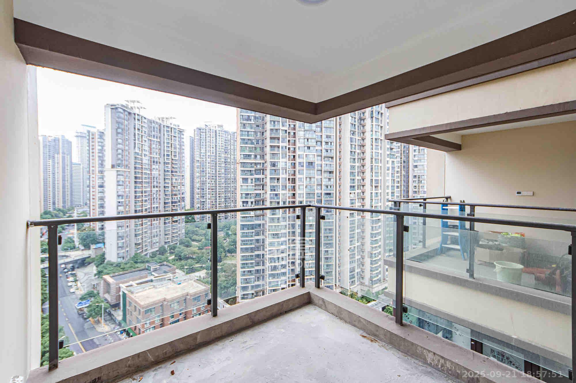 北辰瀚江府 3室2厅2卫 8000.0元/月 北辰瀚江府 3室2厅2卫 8000.0元/月室内图