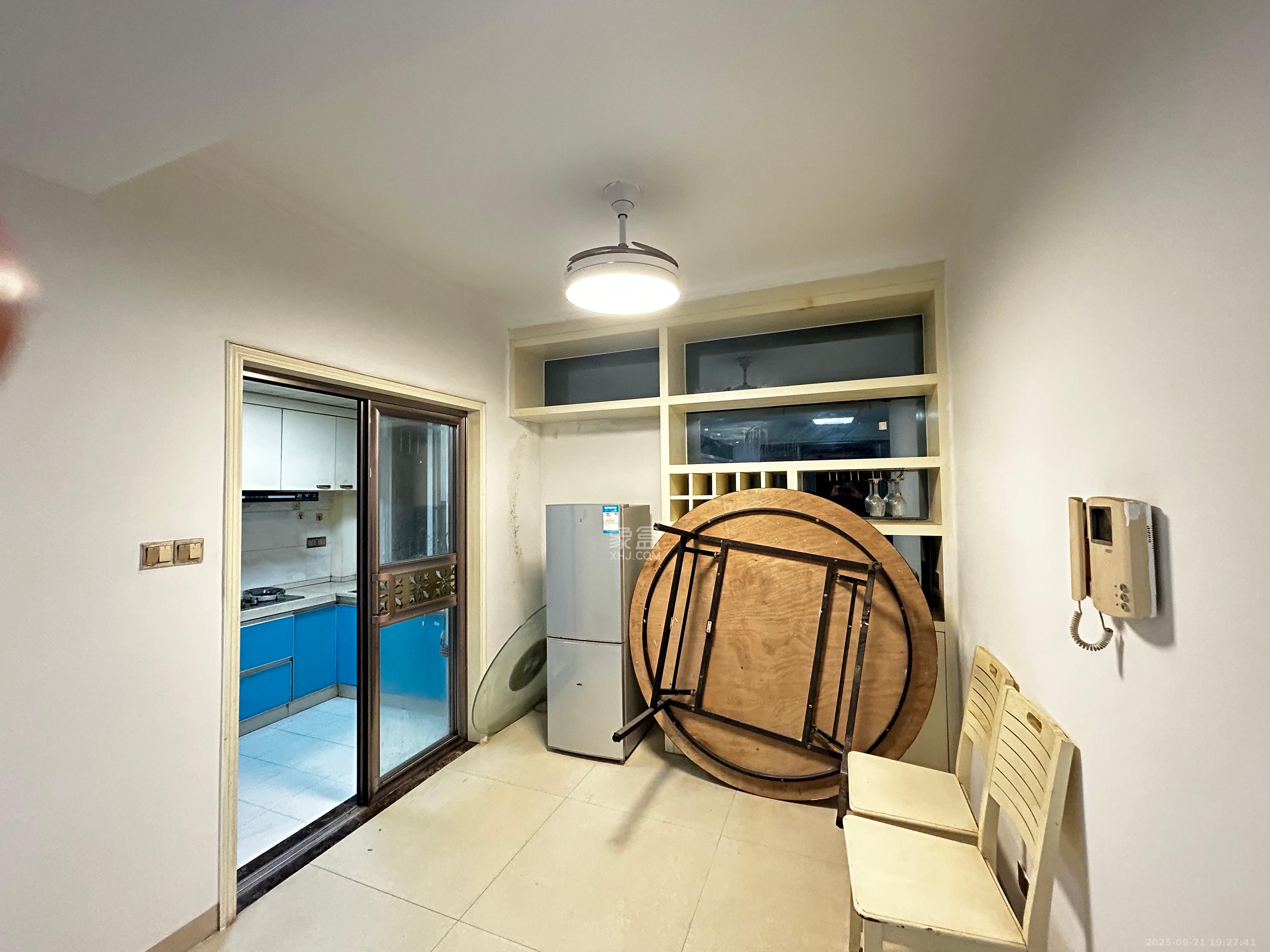 楚天世纪城东苑 4室2厅2卫 2200.0元/月 楚天世纪城东苑 4室2厅2卫 2200.0元/月室内图