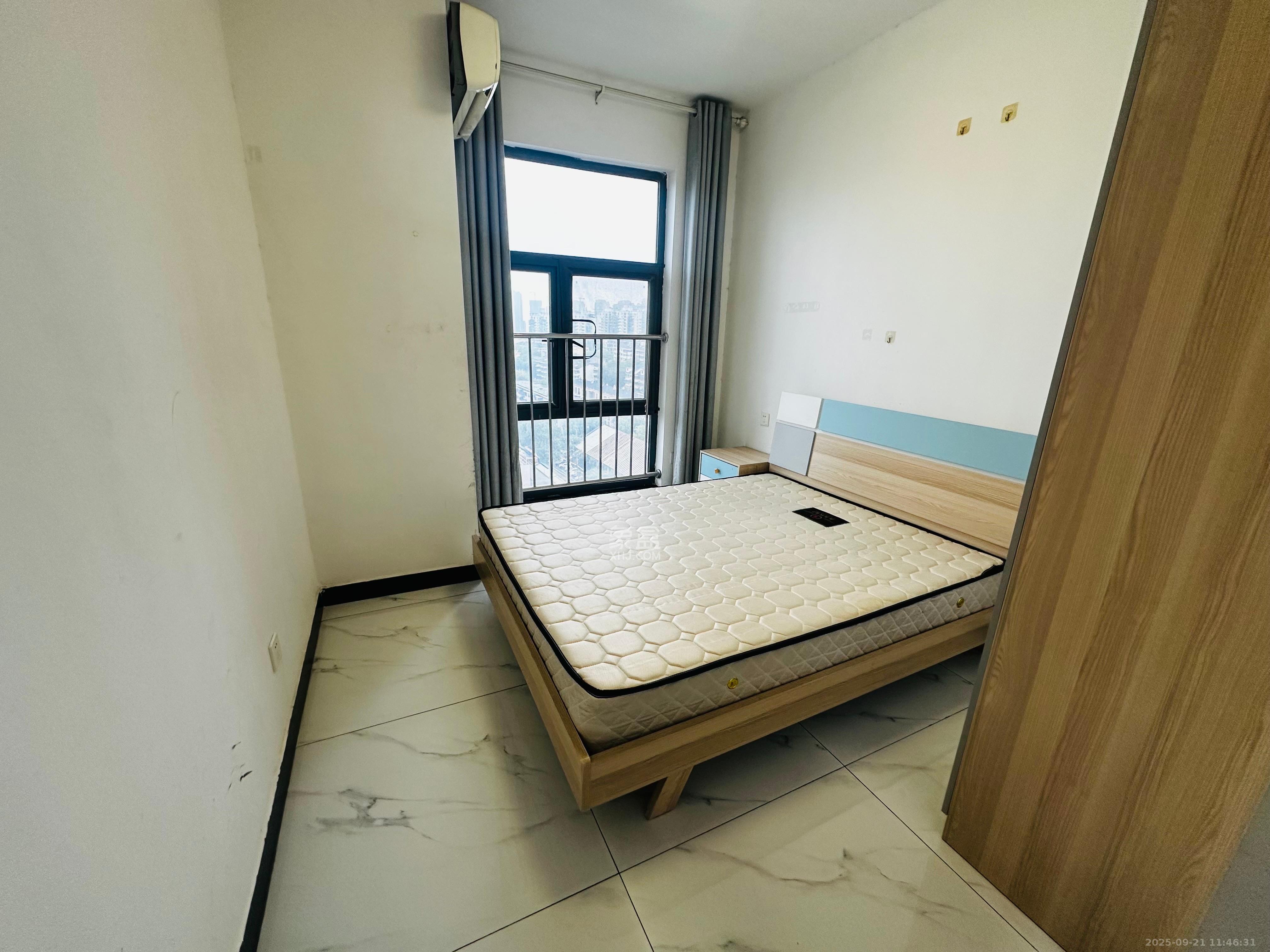 江南华府  3室2厅1卫   2500.00元/月室内图