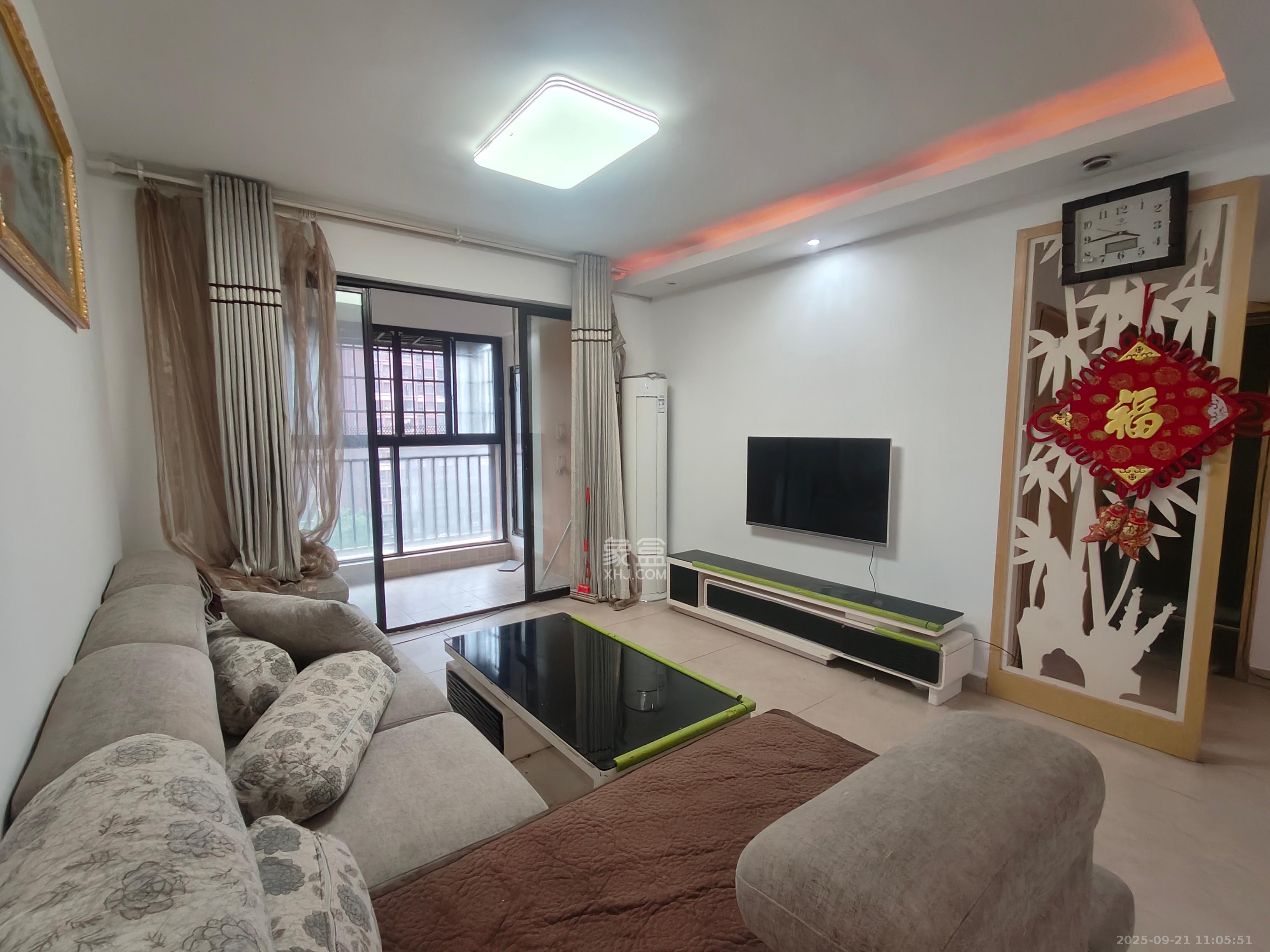 新城国际花都  3室2厅1卫    1600.0元/月室内图