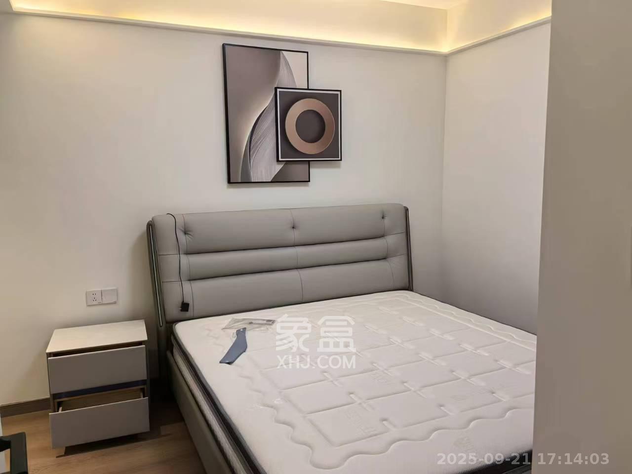 丽发新城  3室2厅1卫    2000.0元/月室内图