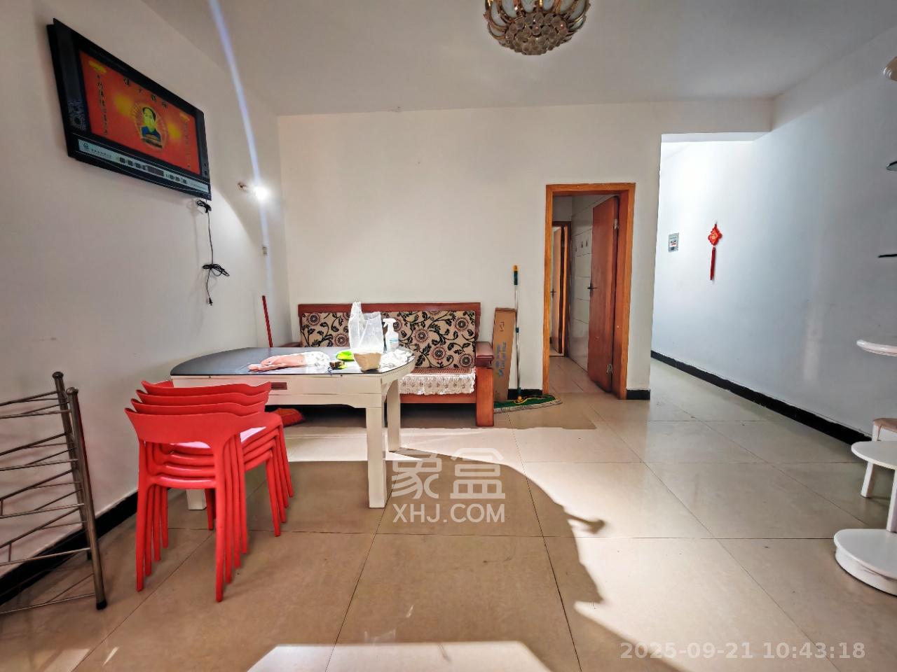 万事佳景园 4室2厅2卫 2500.0元/月 万事佳景园 4室2厅2卫 2500.0元/月室内图