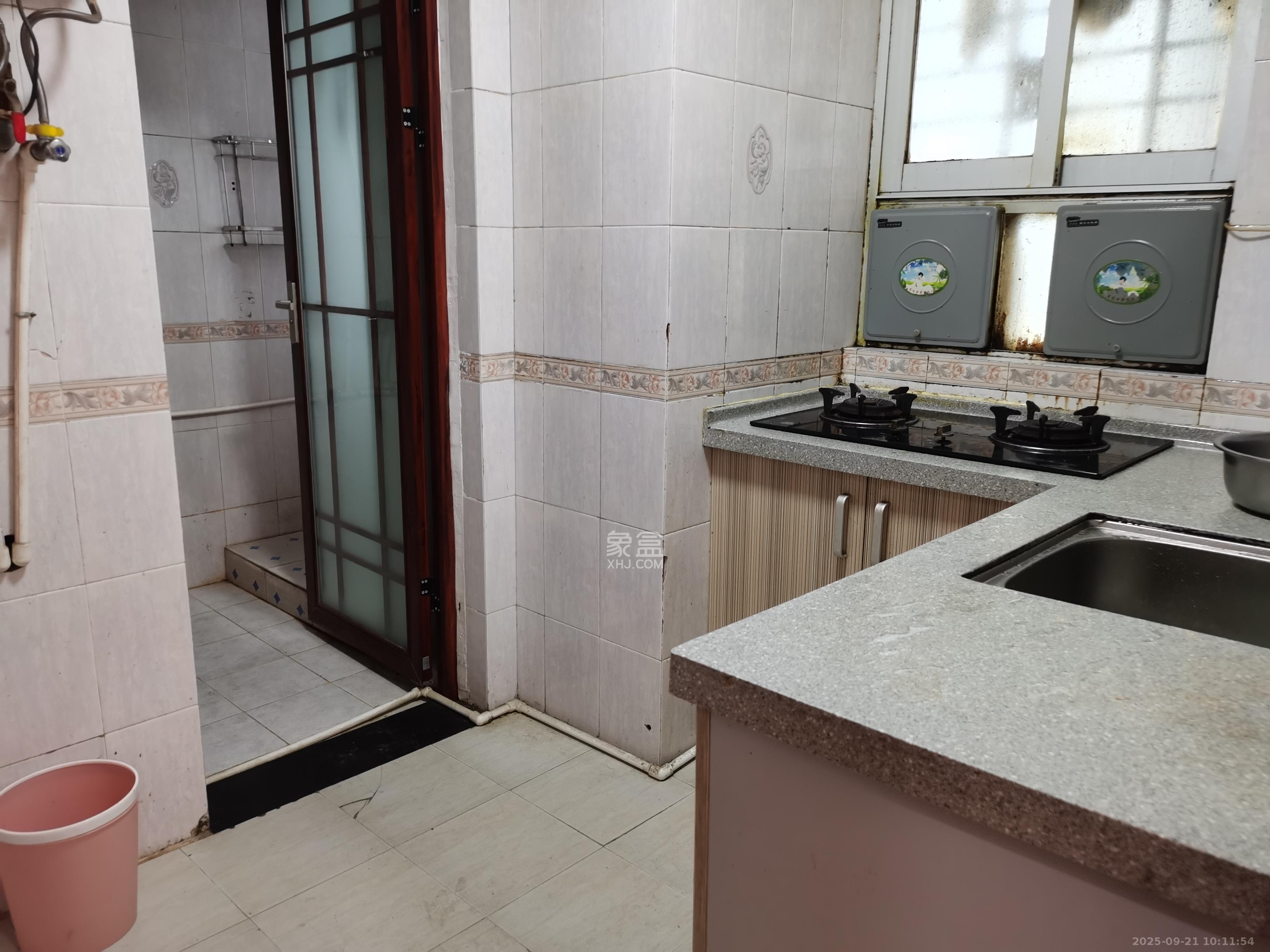 长铁高层 2室1厅1卫 2100.0元/月 长铁高层 2室1厅1卫 2100.0元/月室内图