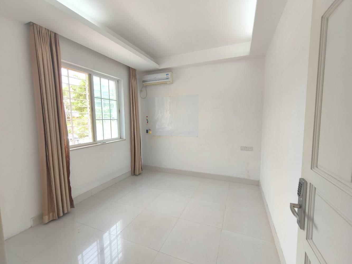 银梦别墅 6室2厅2卫 18000.0元/月 银梦别墅 6室2厅2卫 18000.0元/月小区图