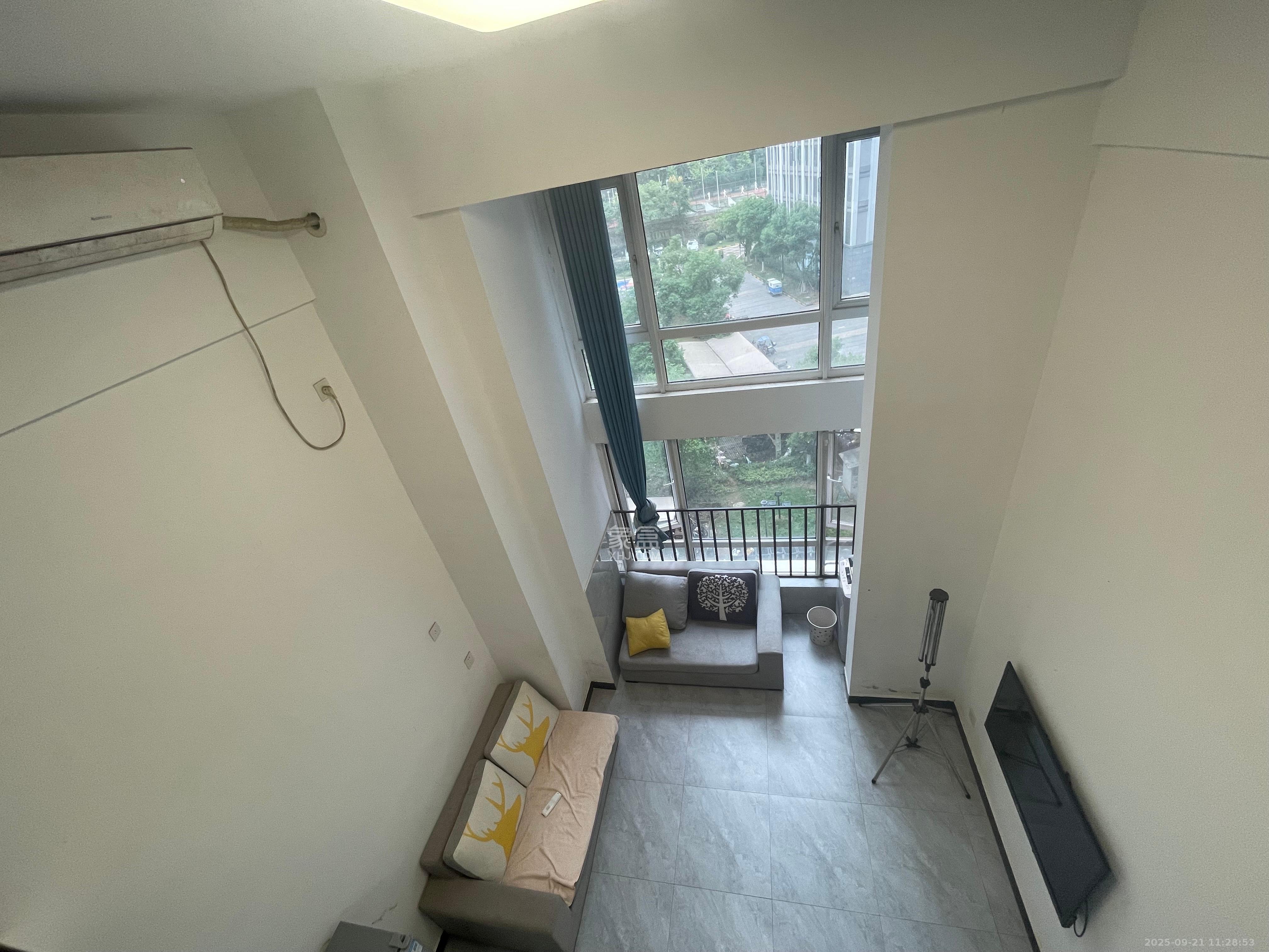 金地铂悦 1室1厅1卫 1300.0元/月 金地铂悦 1室1厅1卫 1300.0元/月室内图