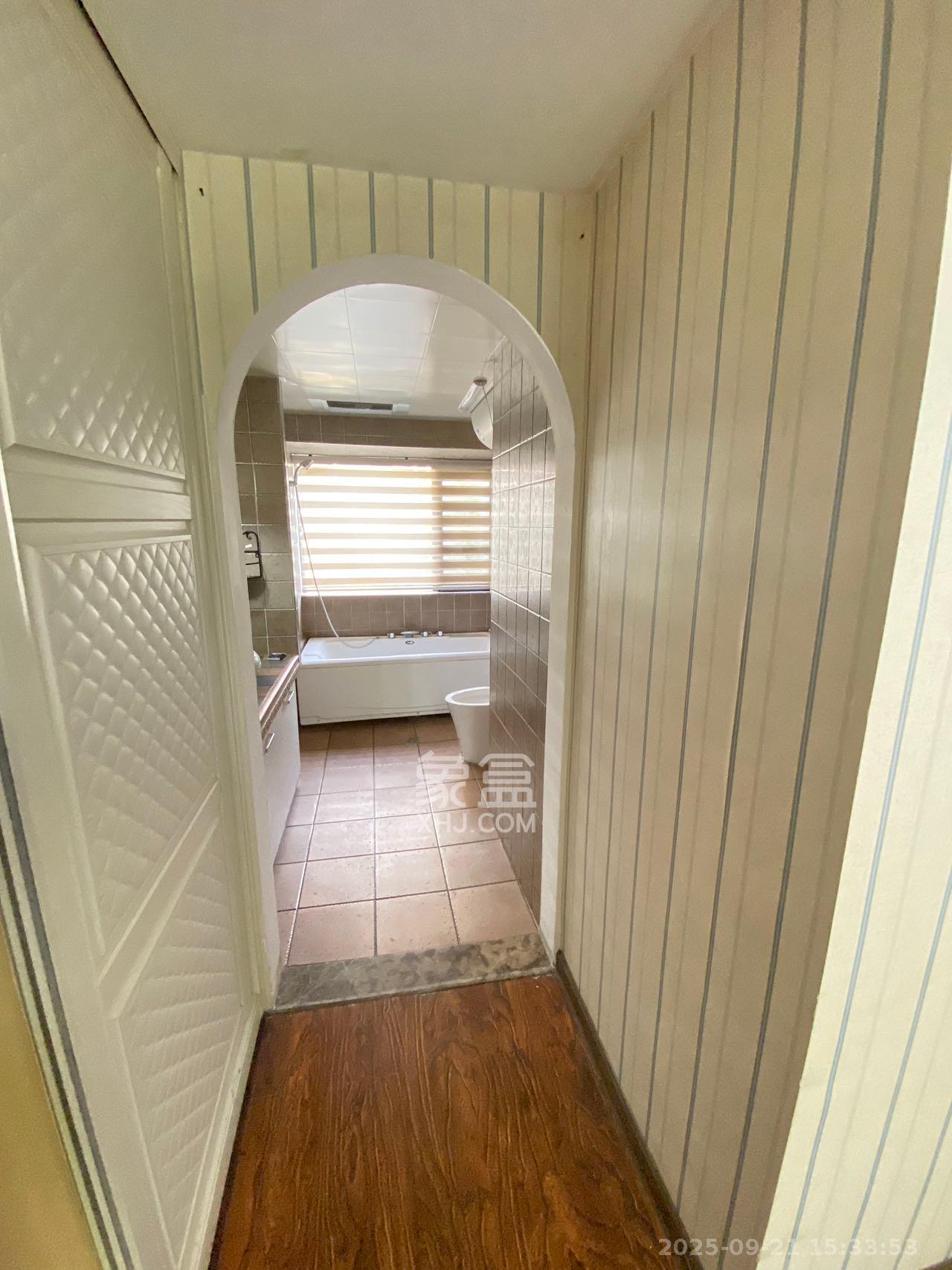 归心苑  4室2厅2卫    2600.0元/月室内图