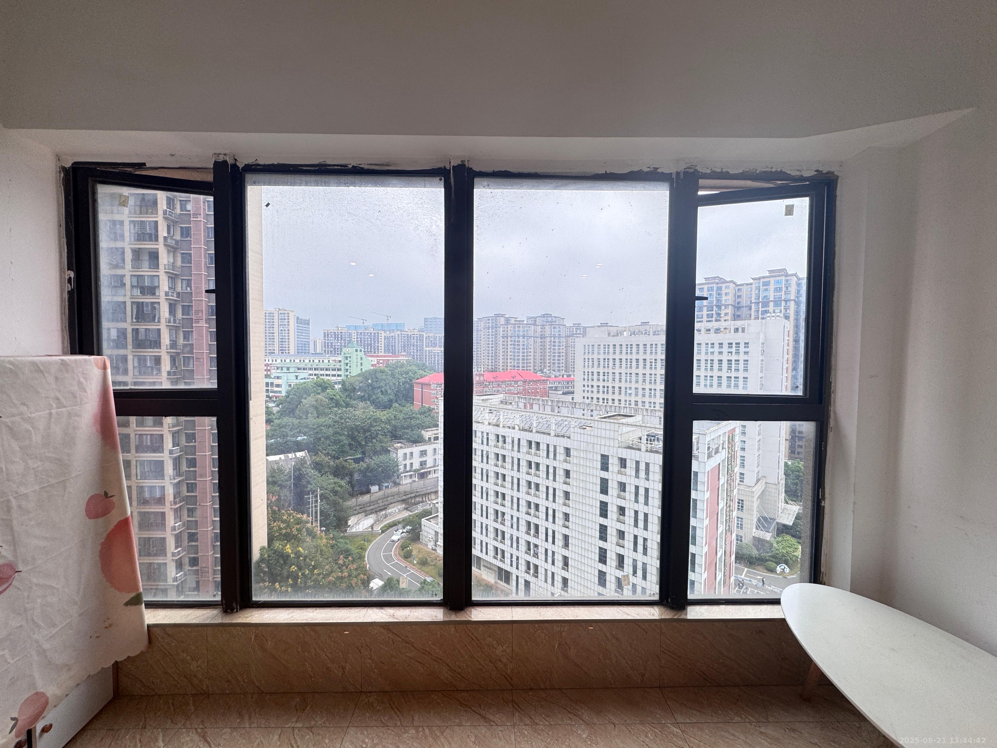 高升时代广场（冠铭商务中心）  1室1厅1卫    1450.0元/月室内图