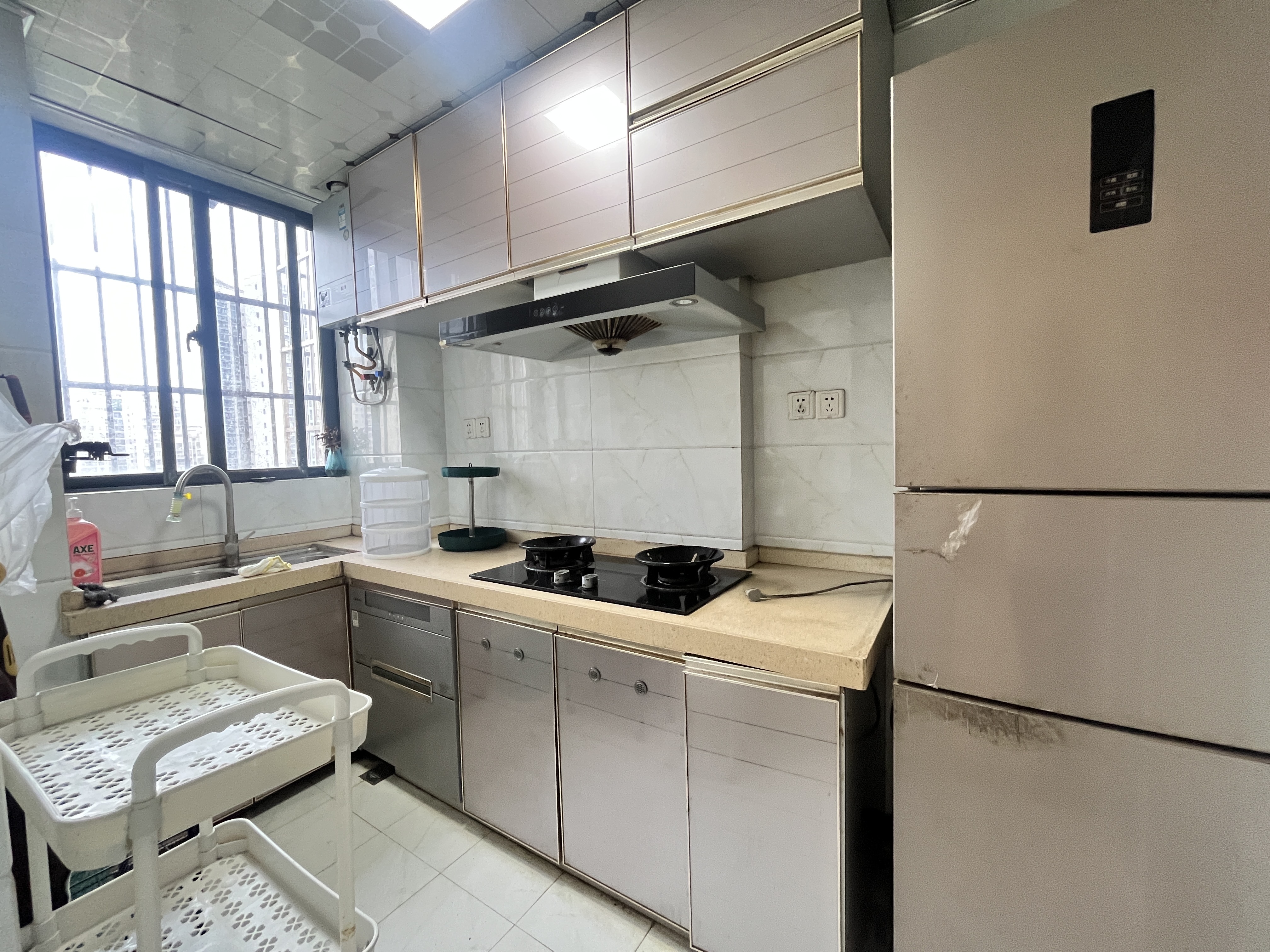 水晶城  2室2厅1卫   2500.00元/月室内图