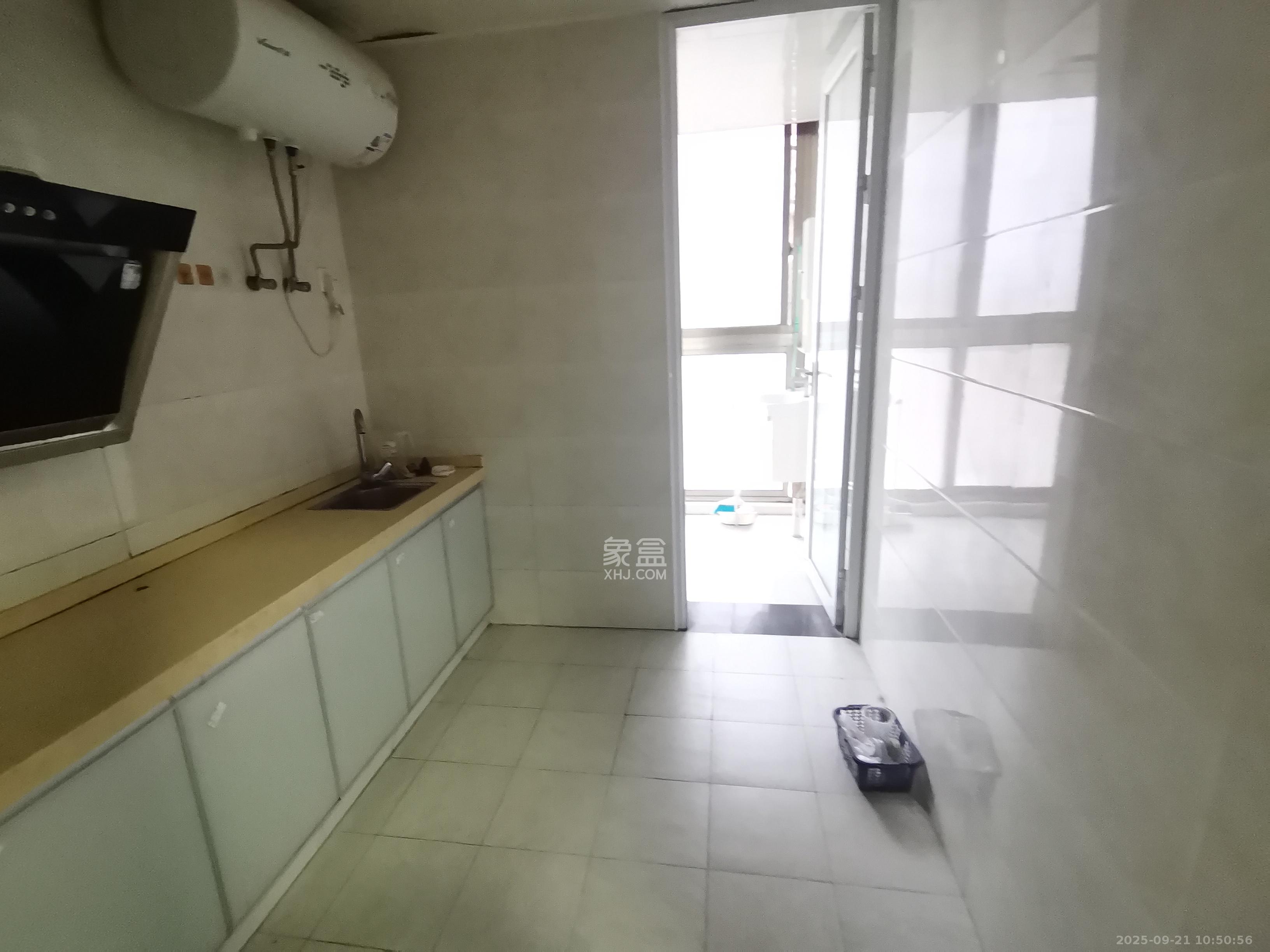 黄鹤小区5片  1室1厅1卫    1300.0元/月室内图