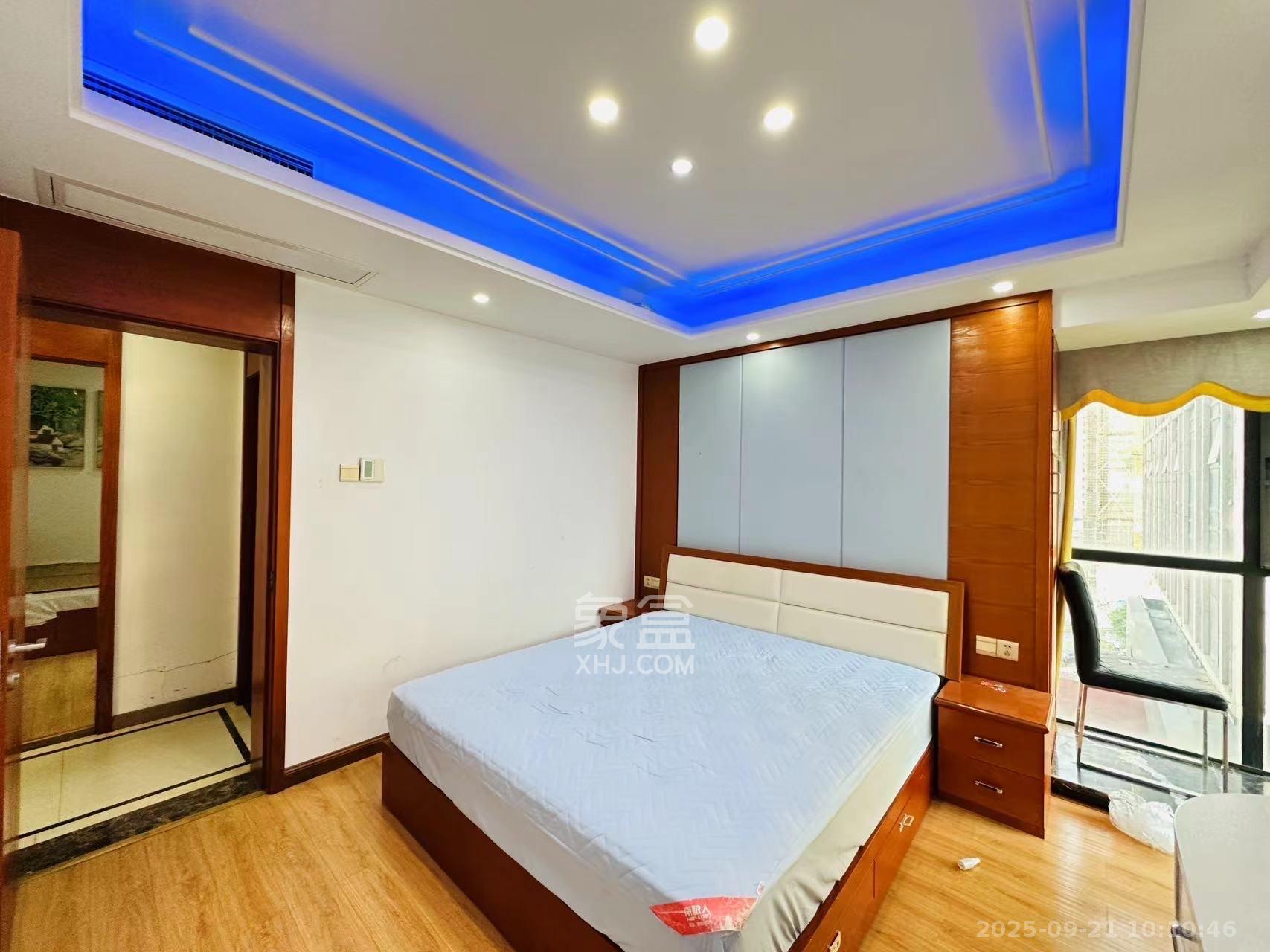 慢步江湾  4室2厅1卫    3200.0元/月室内图