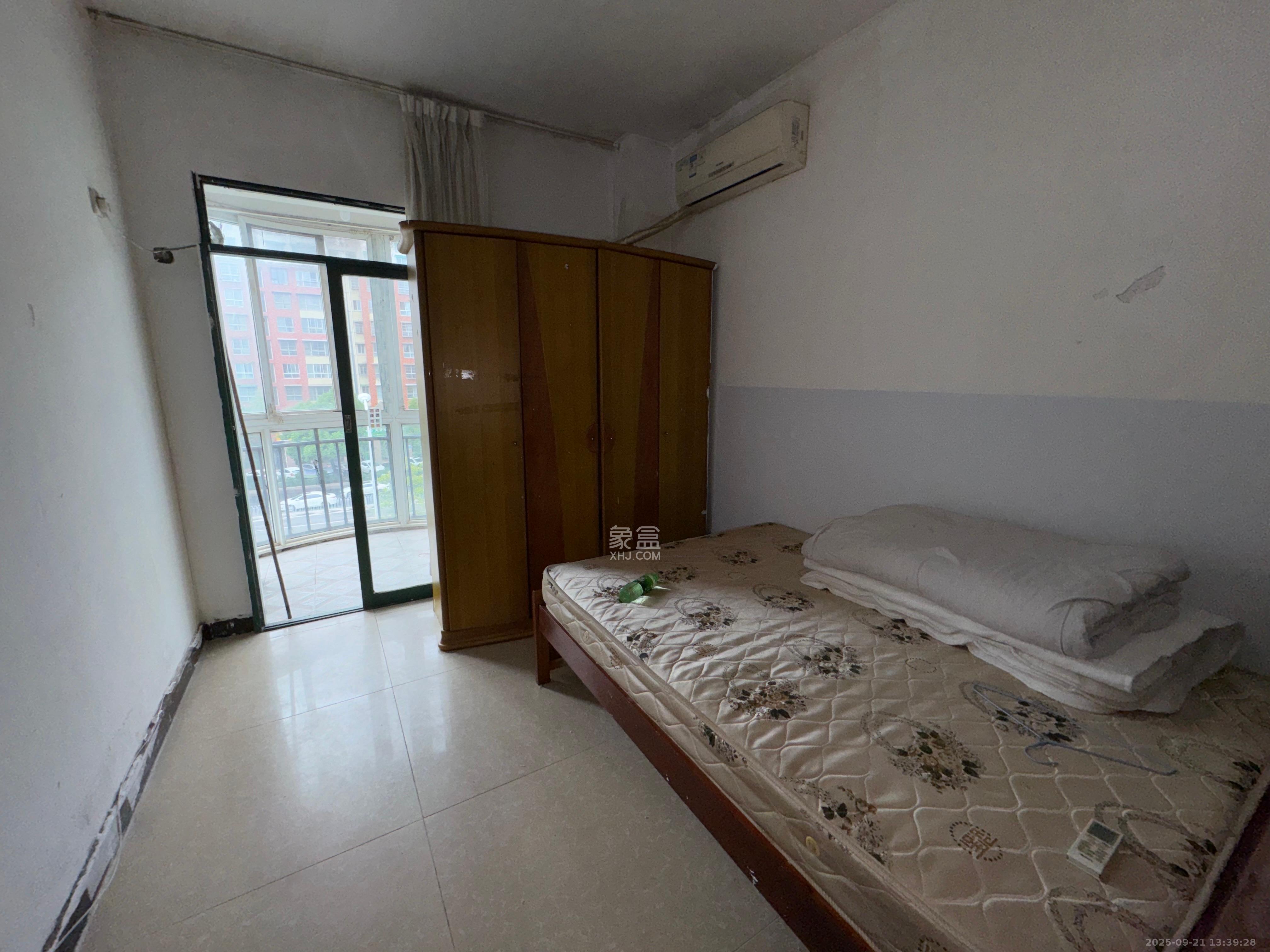 金帆江滨玫瑰园 2室1厅1卫 1300.0元/月 金帆江滨玫瑰园 2室1厅1卫 1300.0元/月室内图