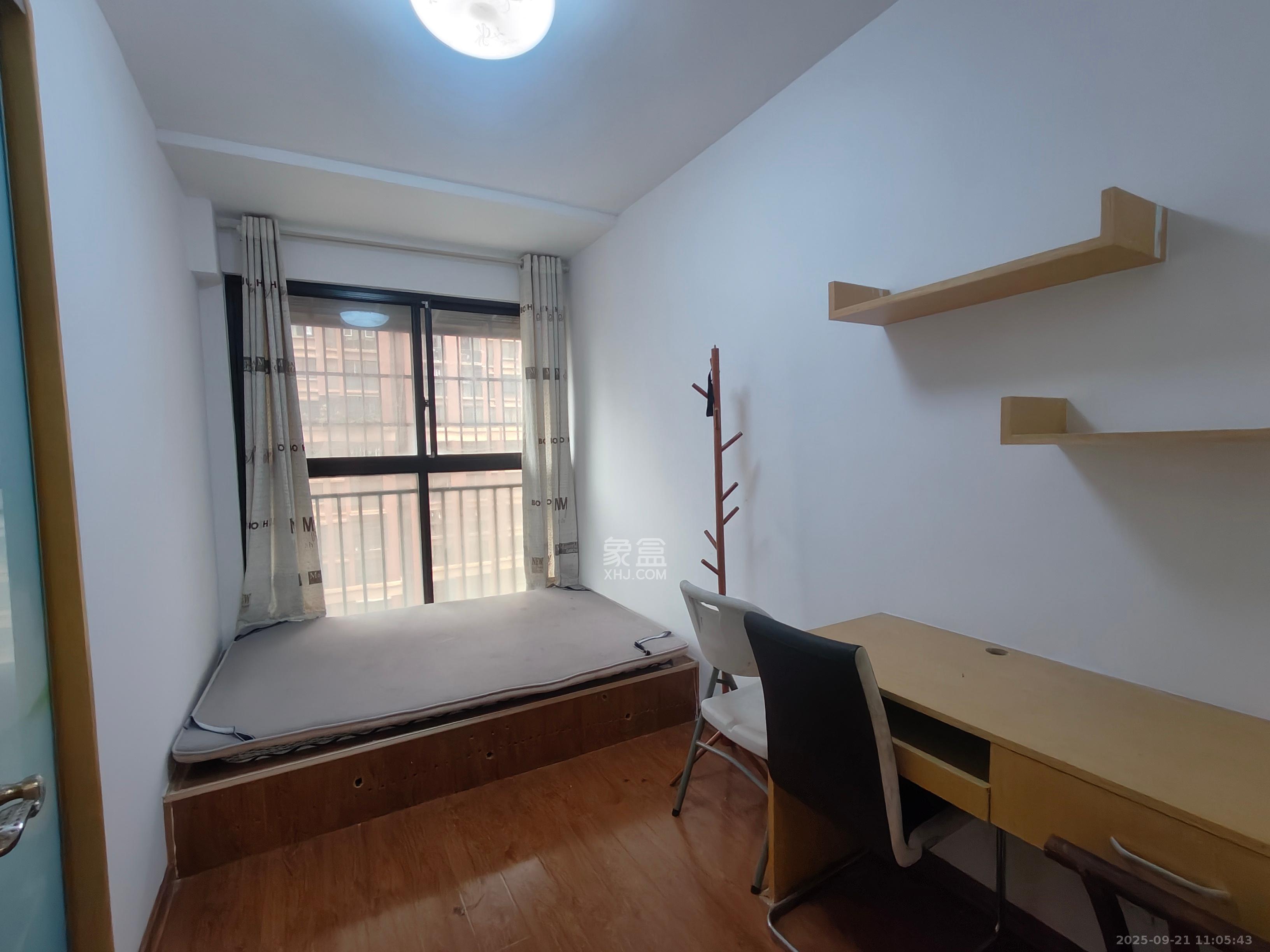 新城国际花都  3室2厅1卫    1600.0元/月室内图