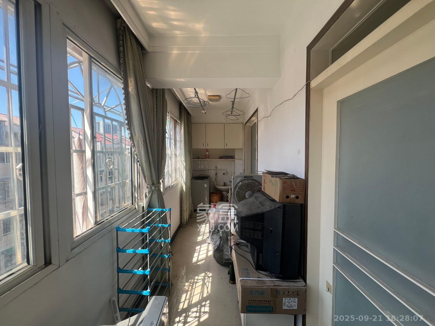 中天佳园 3室2厅0卫 1500.0元/月 中天佳园 3室2厅0卫 1500.0元/月室内图