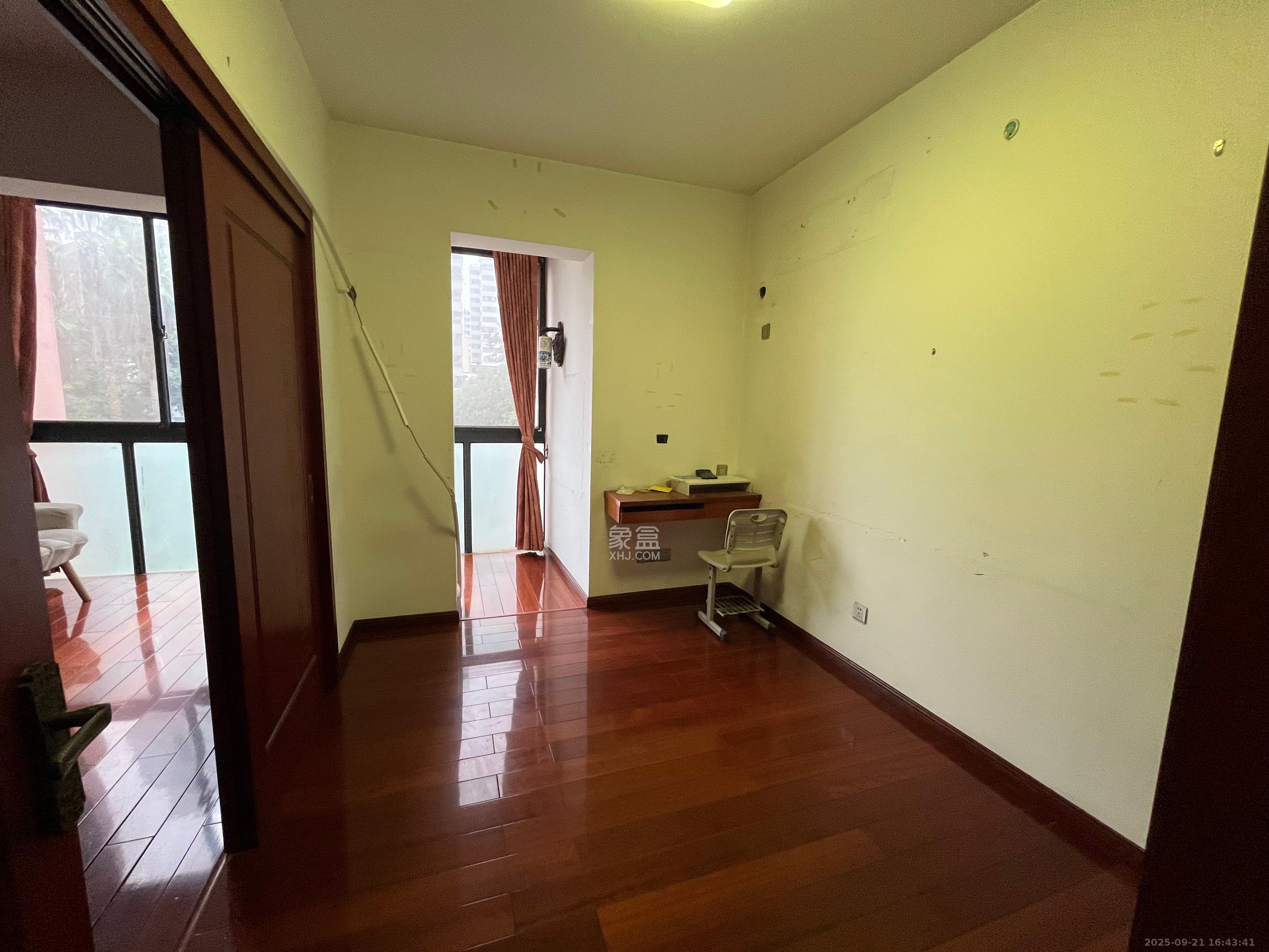 阳光100一期、四五期 3室2厅2卫 3200.0元/月 阳光100一期、四五期 3室2厅2卫 3200.0元/月室内图