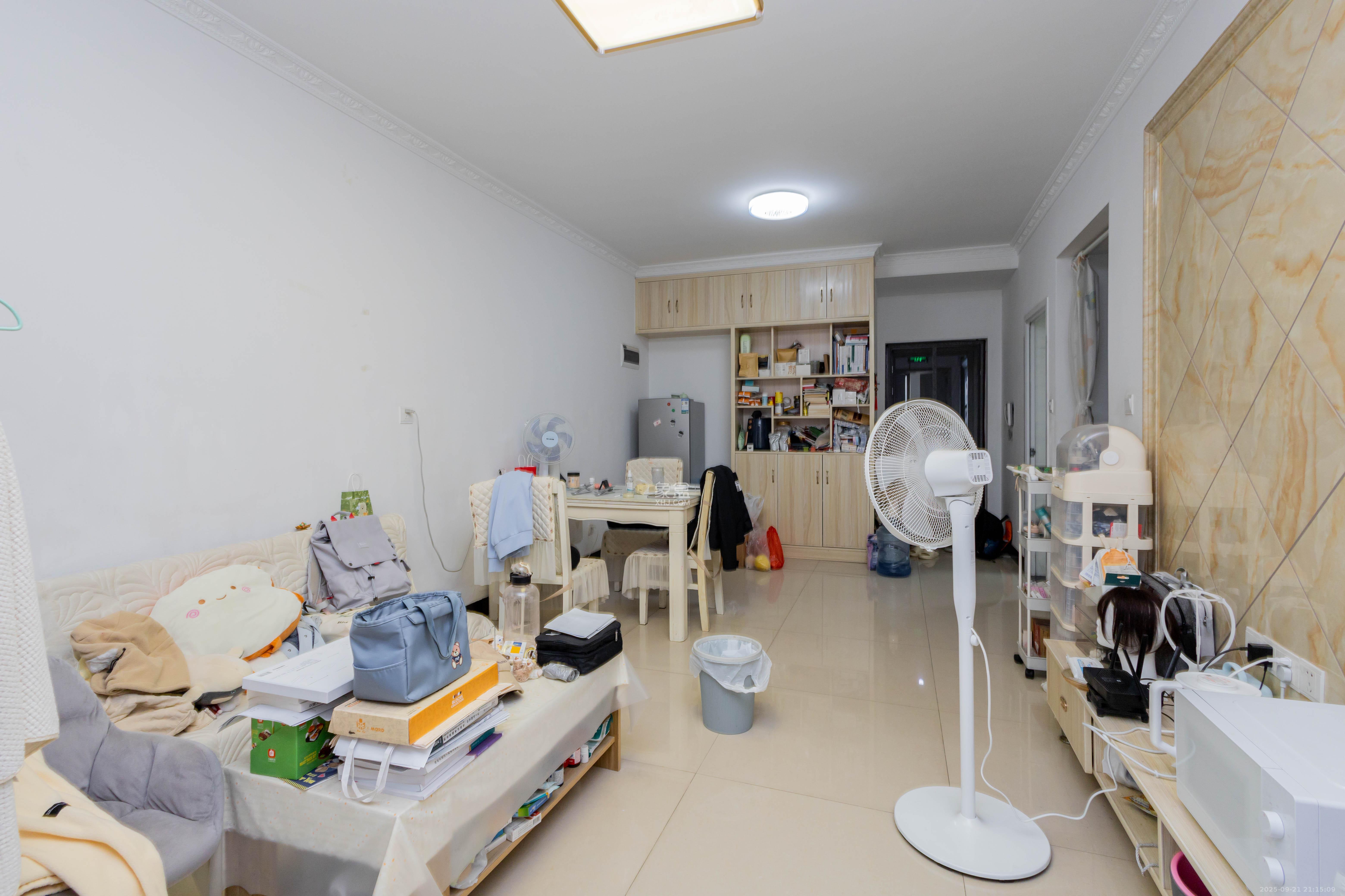 东驿竹园 2室2厅1卫 50.0万 东驿竹园 2室2厅1卫 50.0万客厅