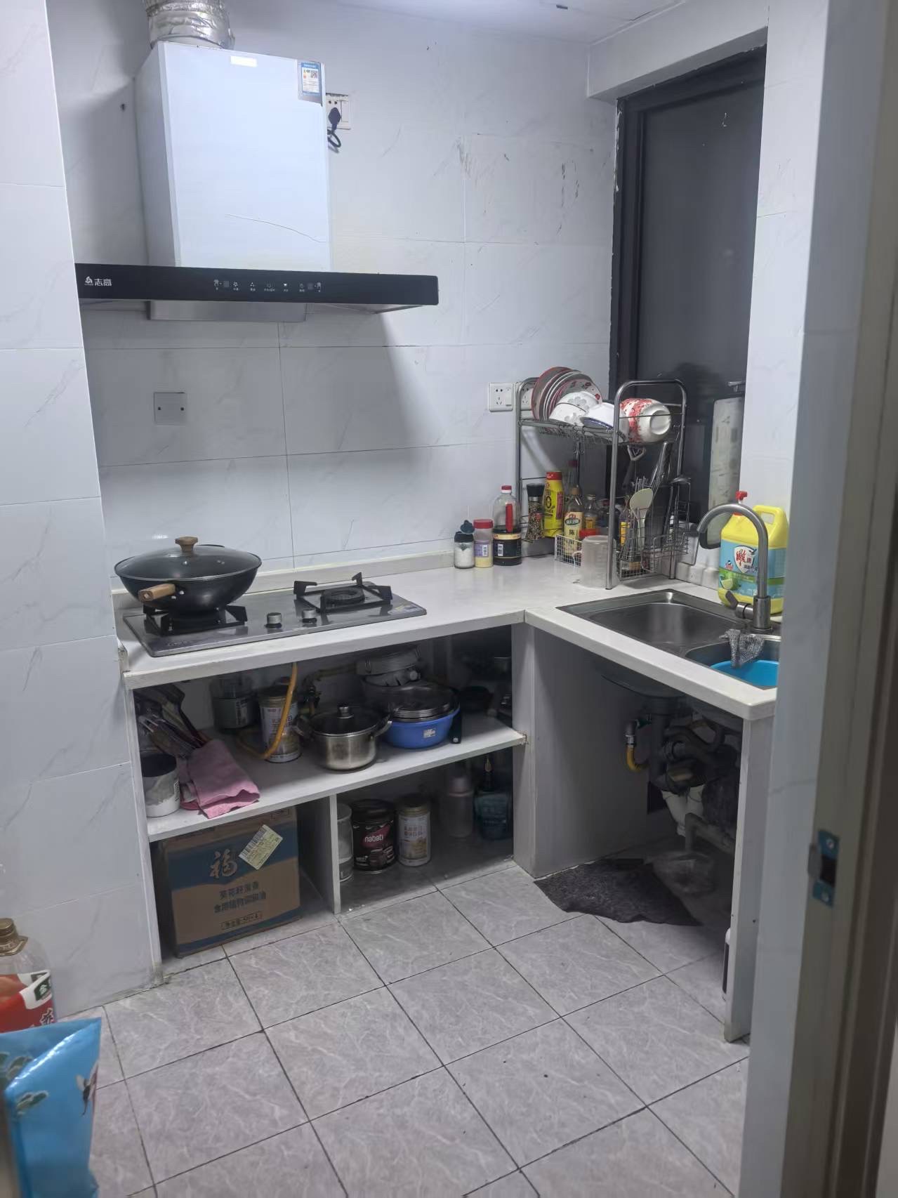 坡博家园一区  3室2厅1卫    2700.0元/月室内图