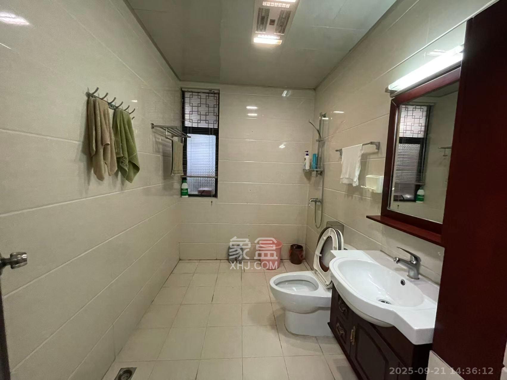 湘江世纪城星江苑 4室2厅2卫 3500.0元/月 湘江世纪城星江苑 4室2厅2卫 3500.0元/月室内图