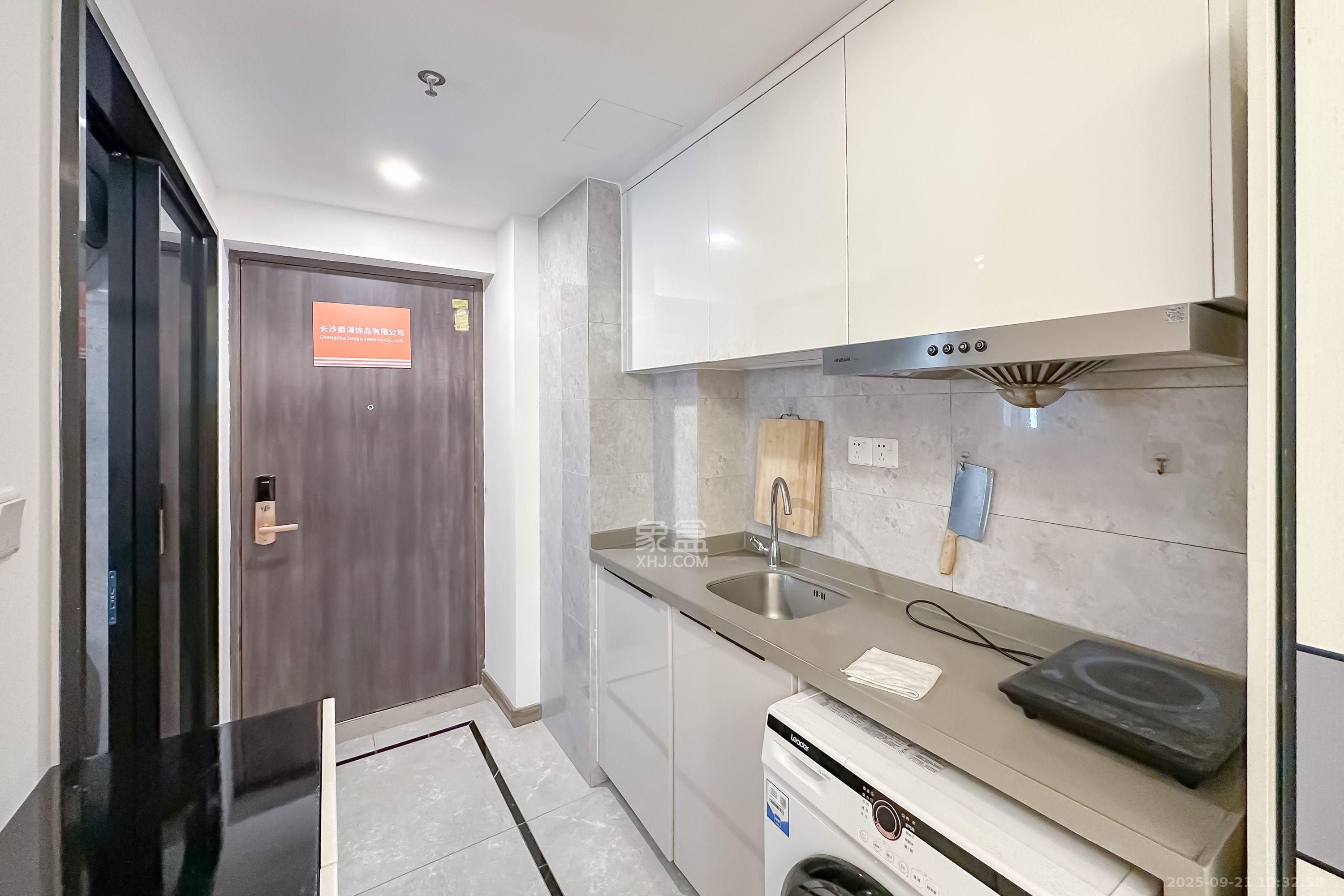 映客龙湖璟翠公馆（映客龙湖璟翠中心）   38.85㎡      1400.0元/月室内图