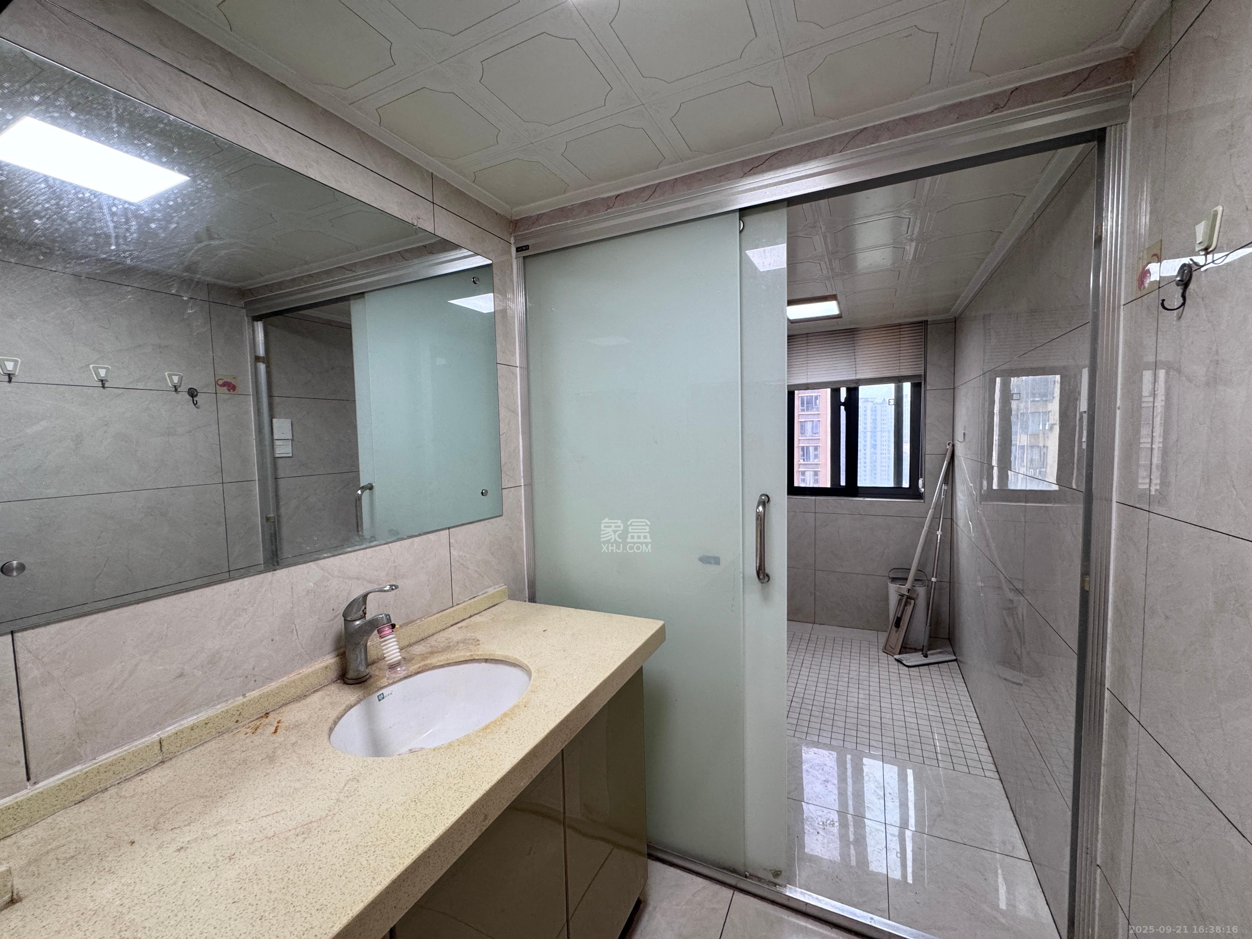 鑫远御文台一期  4室2厅2卫    3500.0元/月室内图