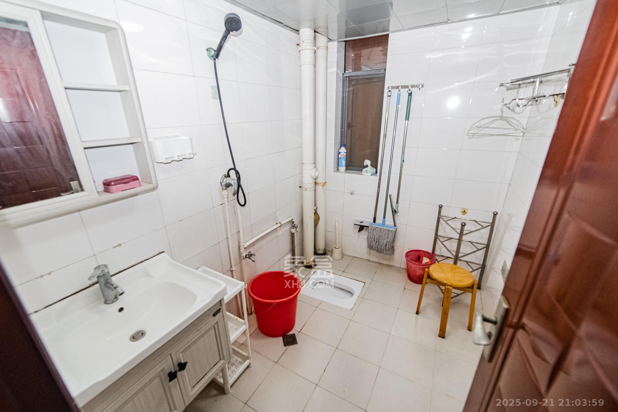 滨江君悦香邸 3室2厅1卫 90.0万 滨江君悦香邸 3室2厅1卫 90.0万卫生间