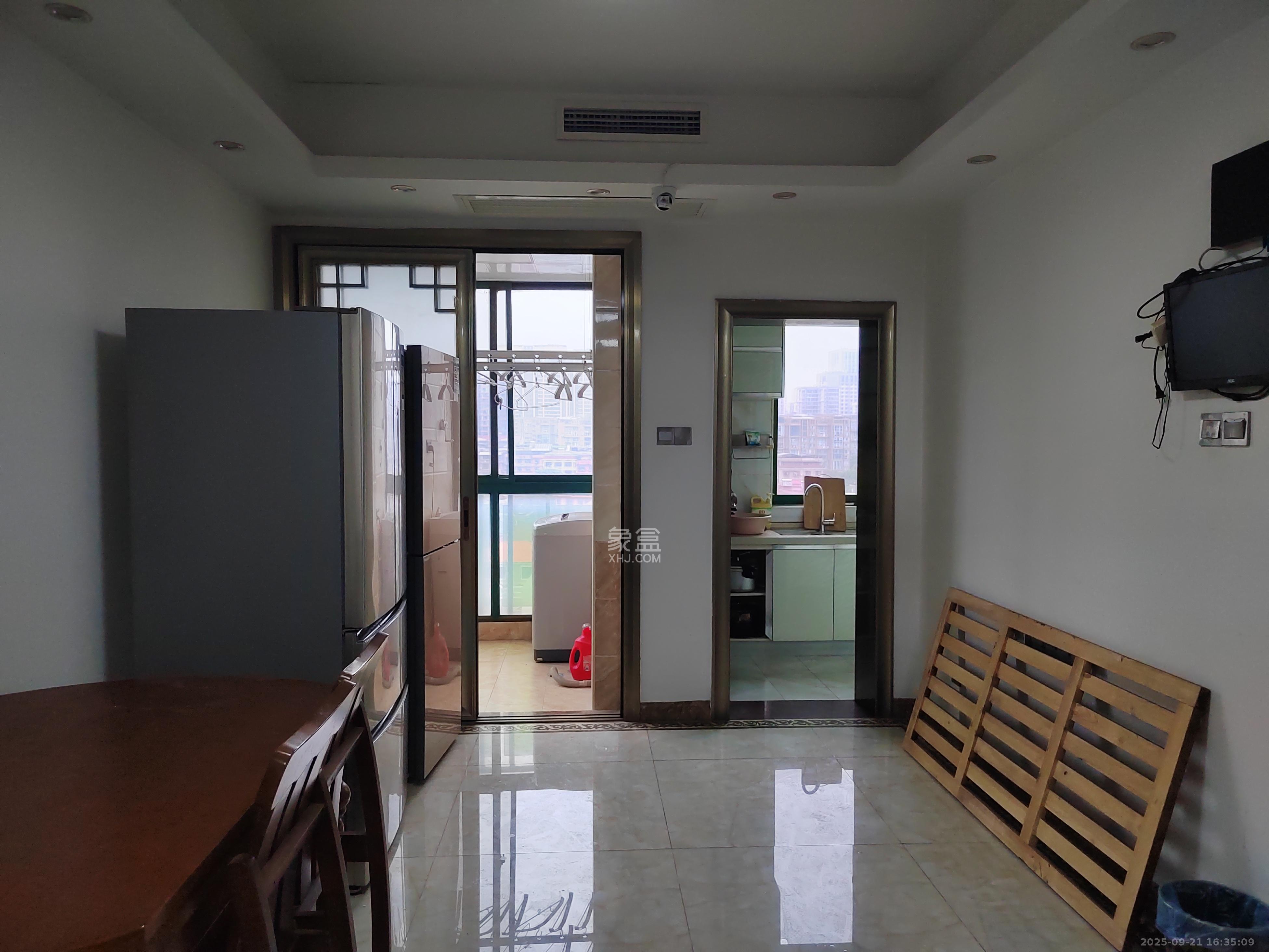 湘府东苑 3室1厅2卫 2300.0元/月 湘府东苑 3室1厅2卫 2300.0元/月室内图