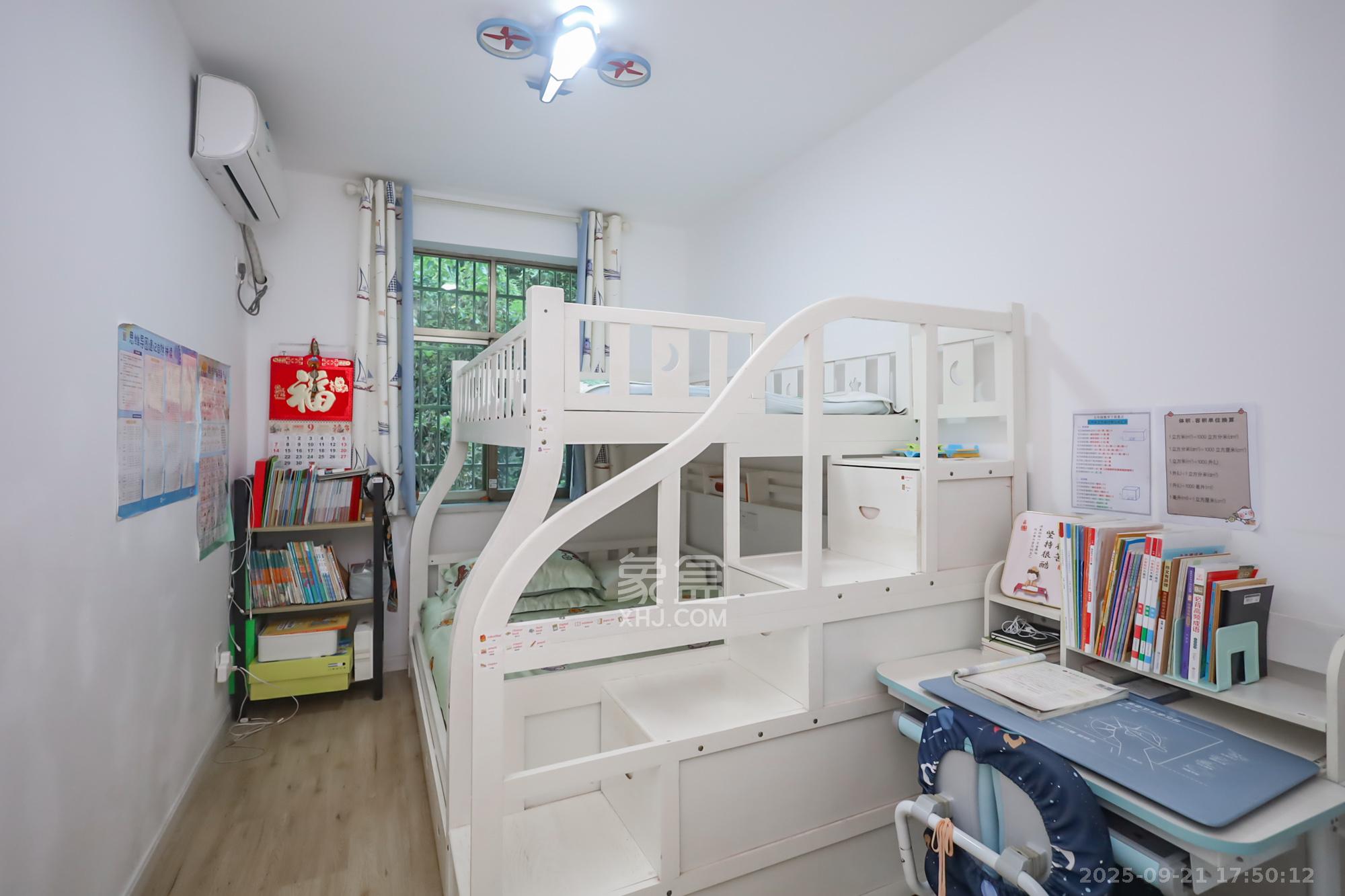 溁湾桥小区 3室2厅1卫 75.0万 溁湾桥小区 3室2厅1卫 75.0万卧室